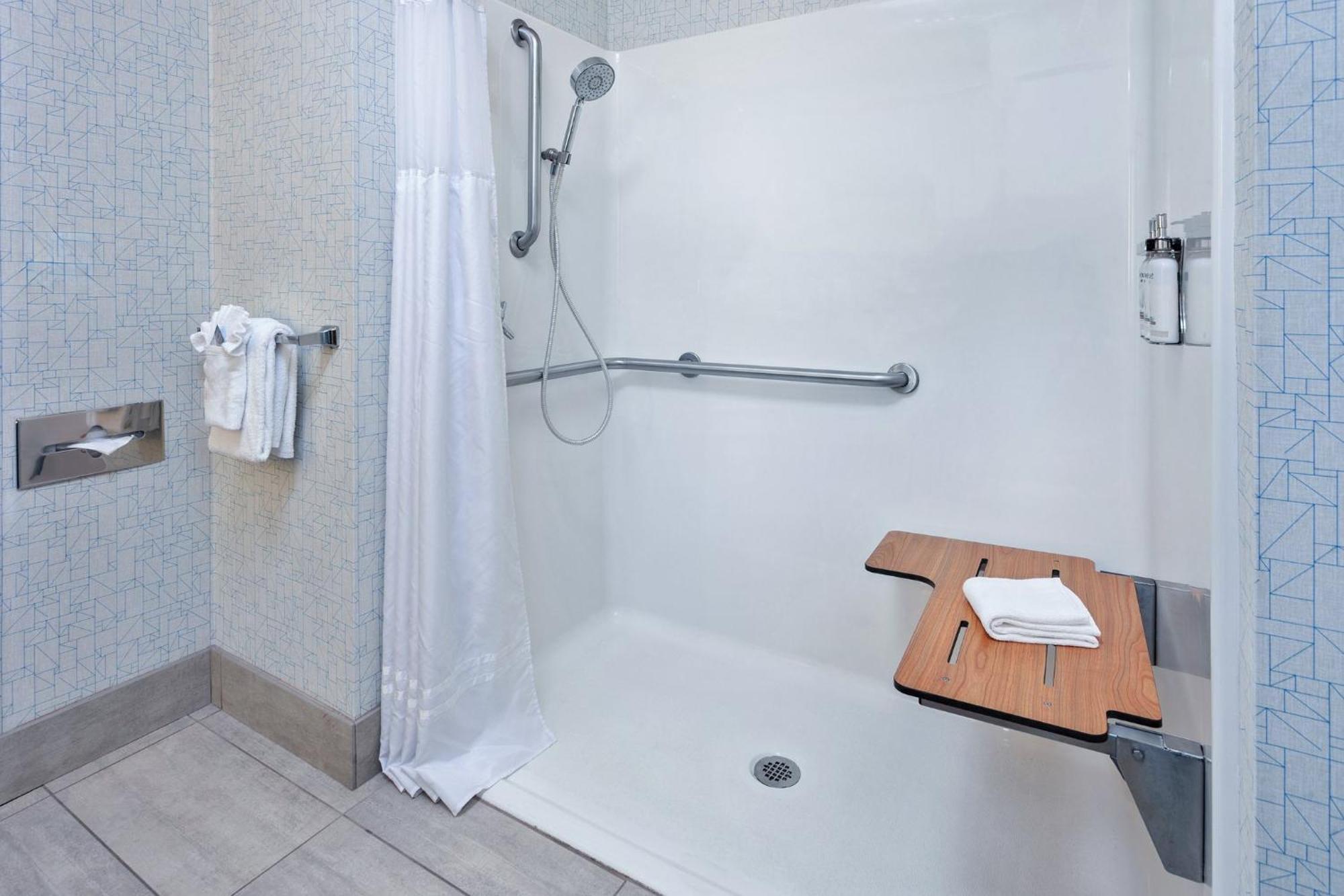 King Room - Disability Access Roll in Shower