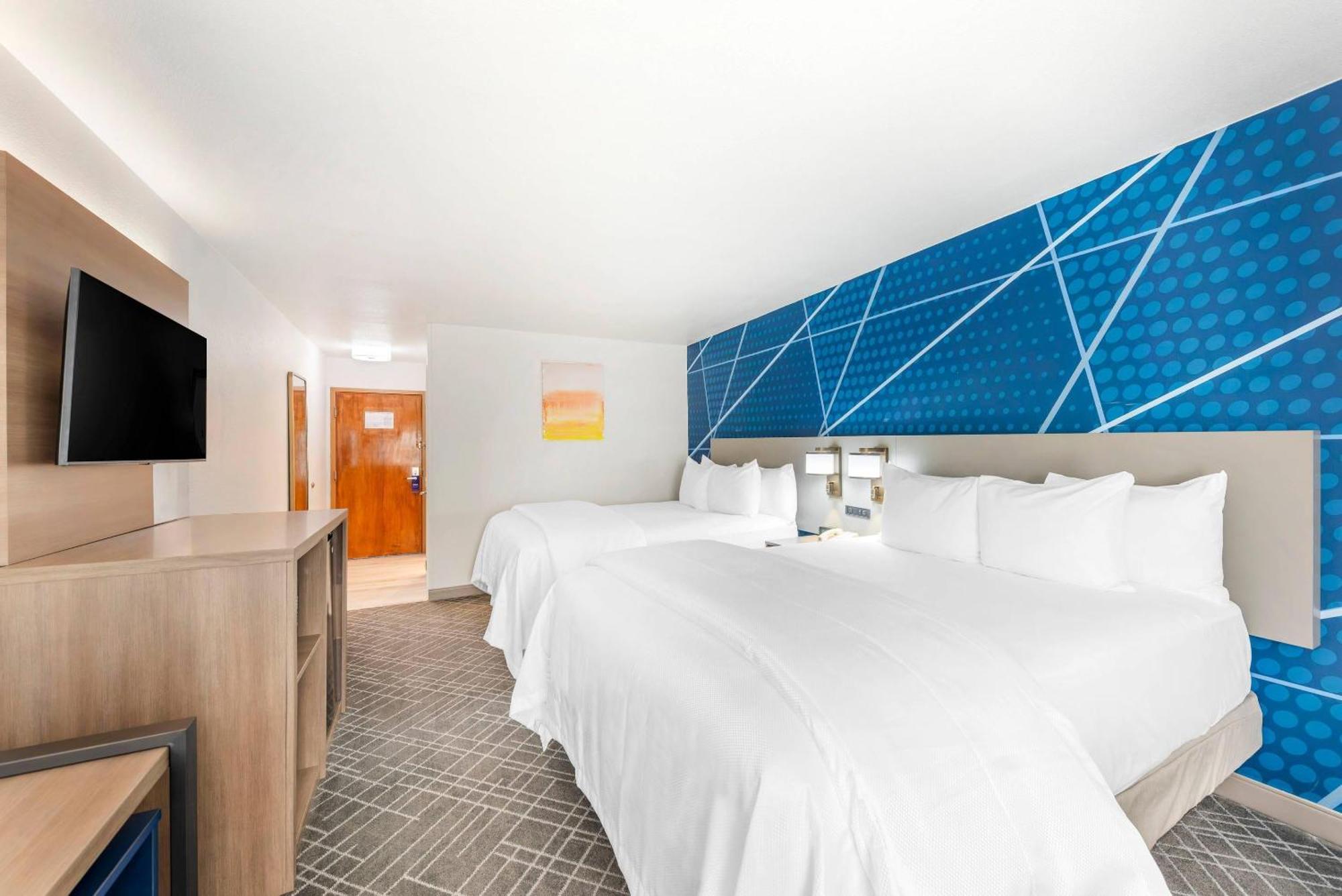 Queen Room with Two Queen Beds - Accessible/Non-Smoking