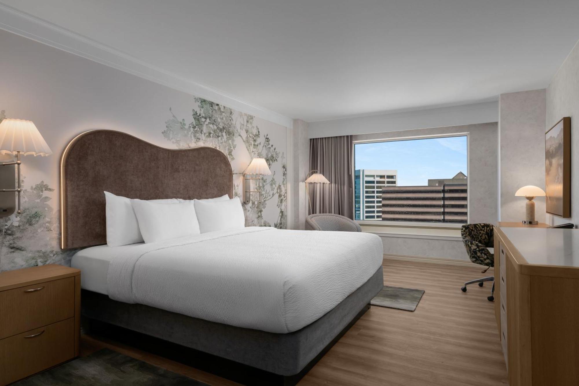 Deluxe King Room