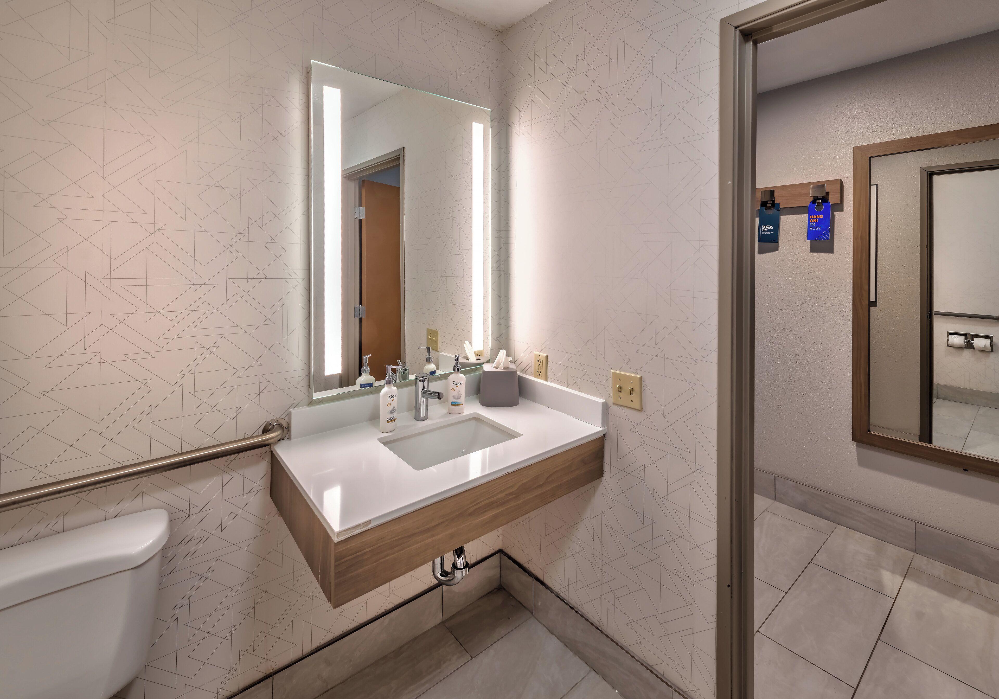 Queen Room - Disability Access
