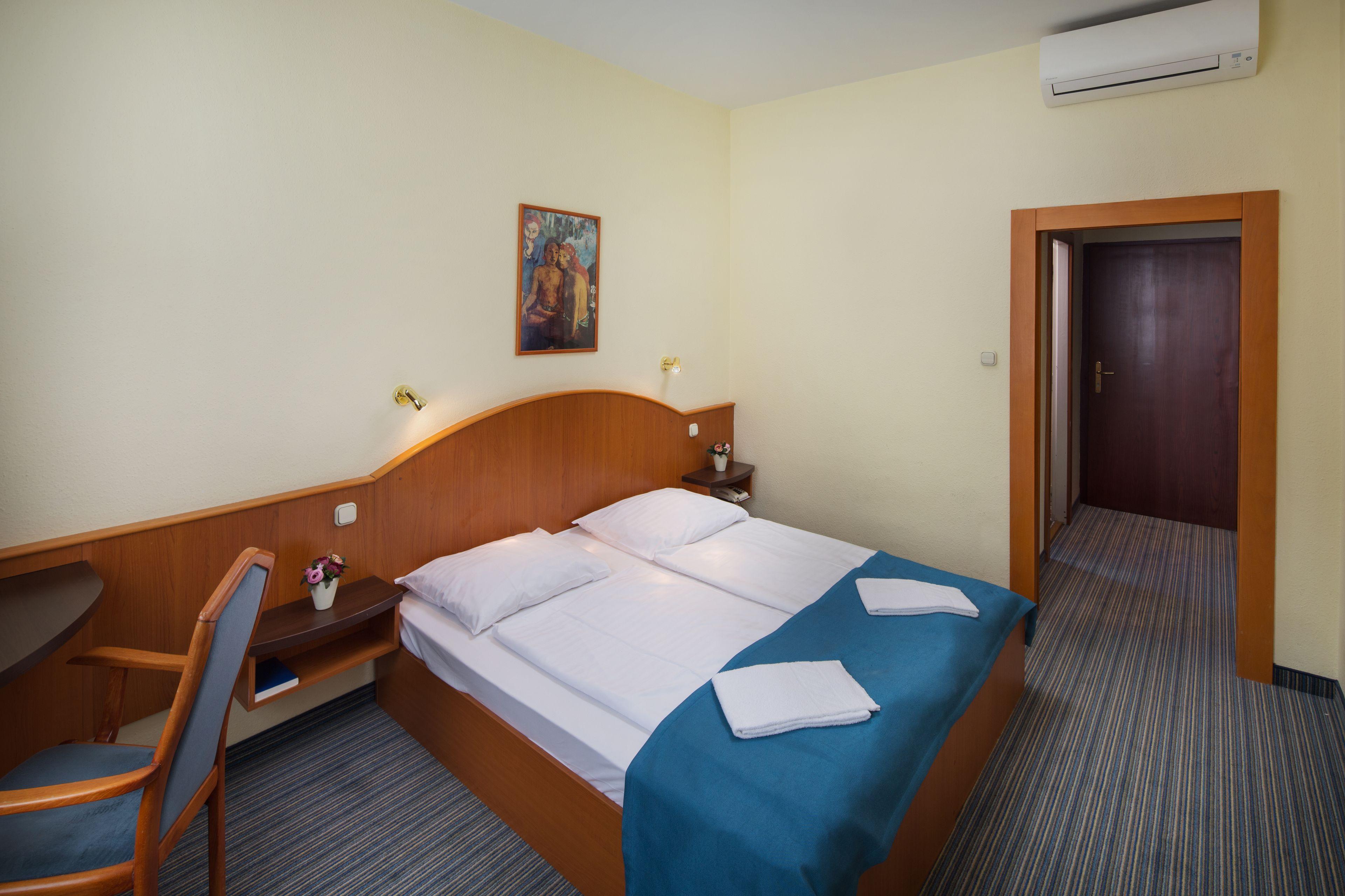 Economy Single Room,1437685033:JPEG