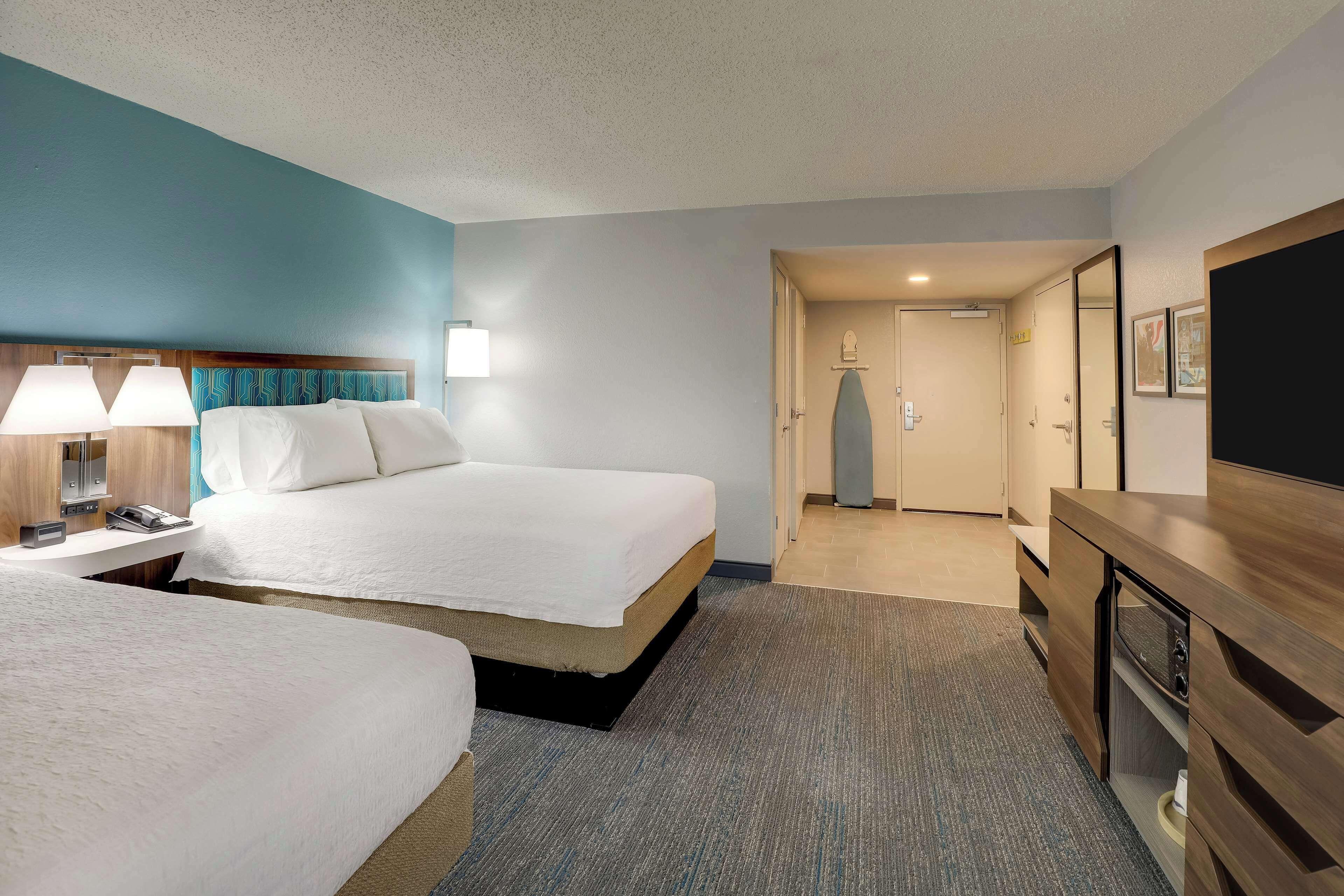 Room with Two Queen Beds - Non-Smoking