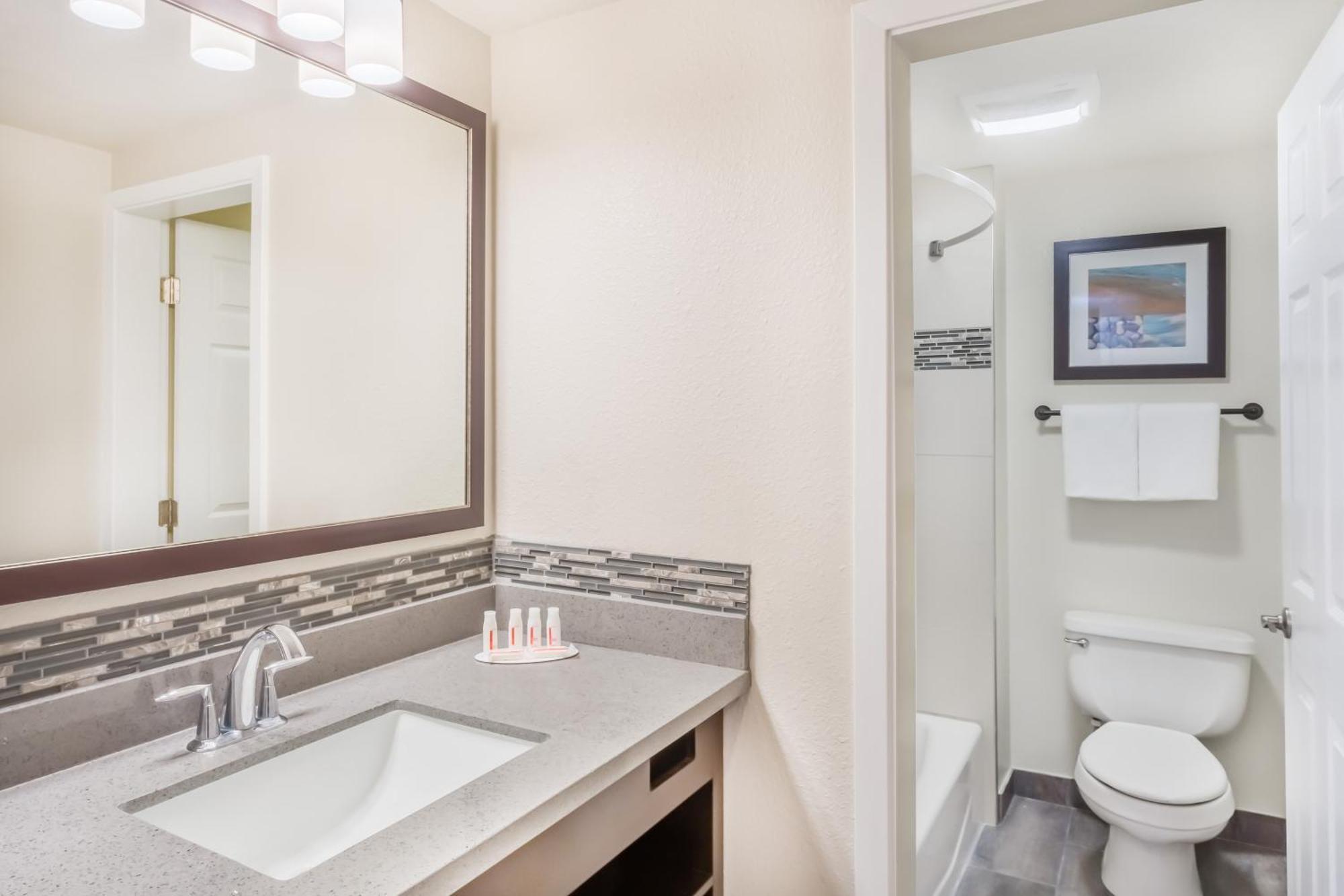 Studio Suite with Two Queen Beds - Non-Smoking