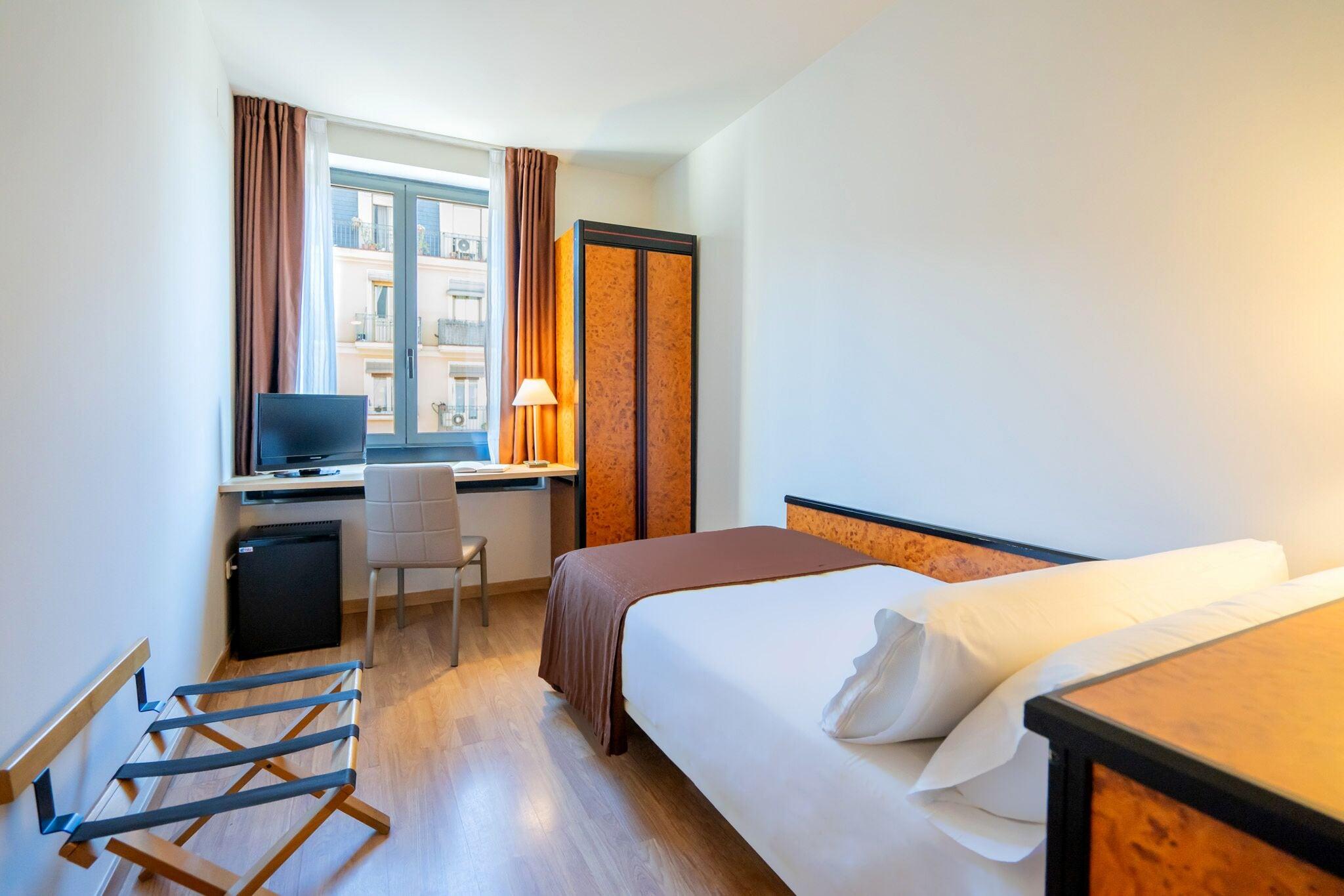 Single Room,1592046812:JPEG