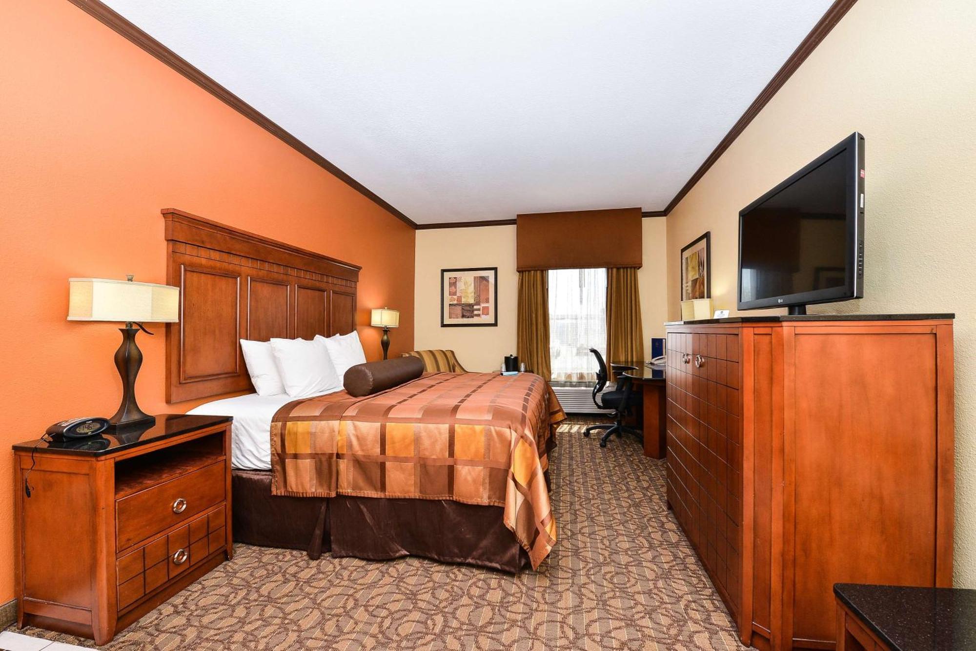 King Room with Heart Spa Bath