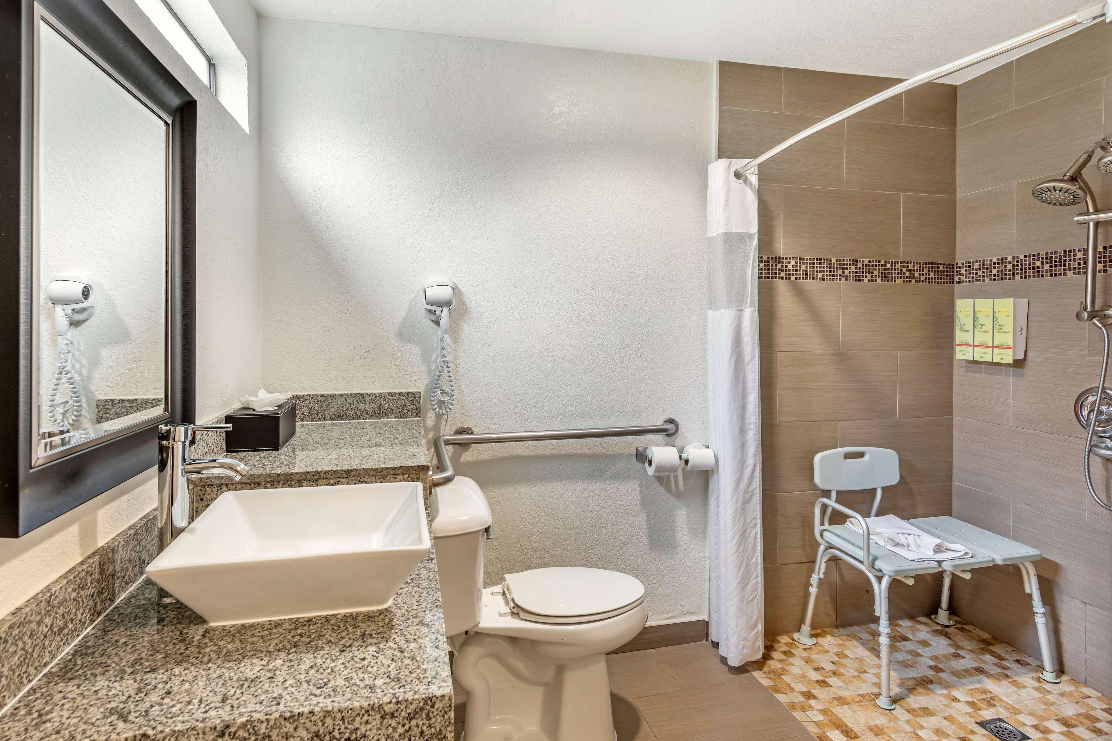 King Room with Roll-in Shower - Disability Access/Non-Smoking