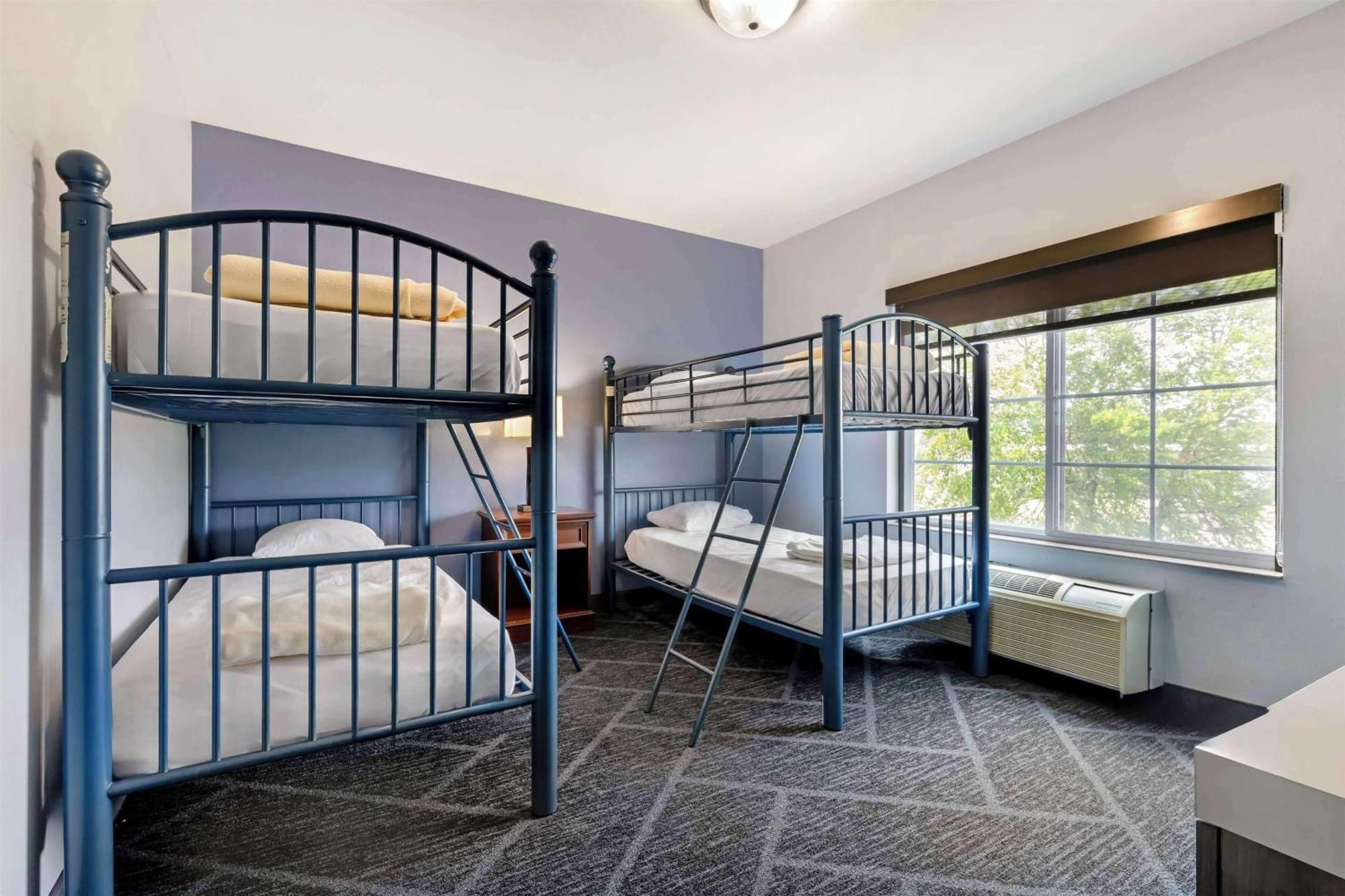 Family Suite with One King Bed and Two Twin Bunk Beds - Non-Smoking