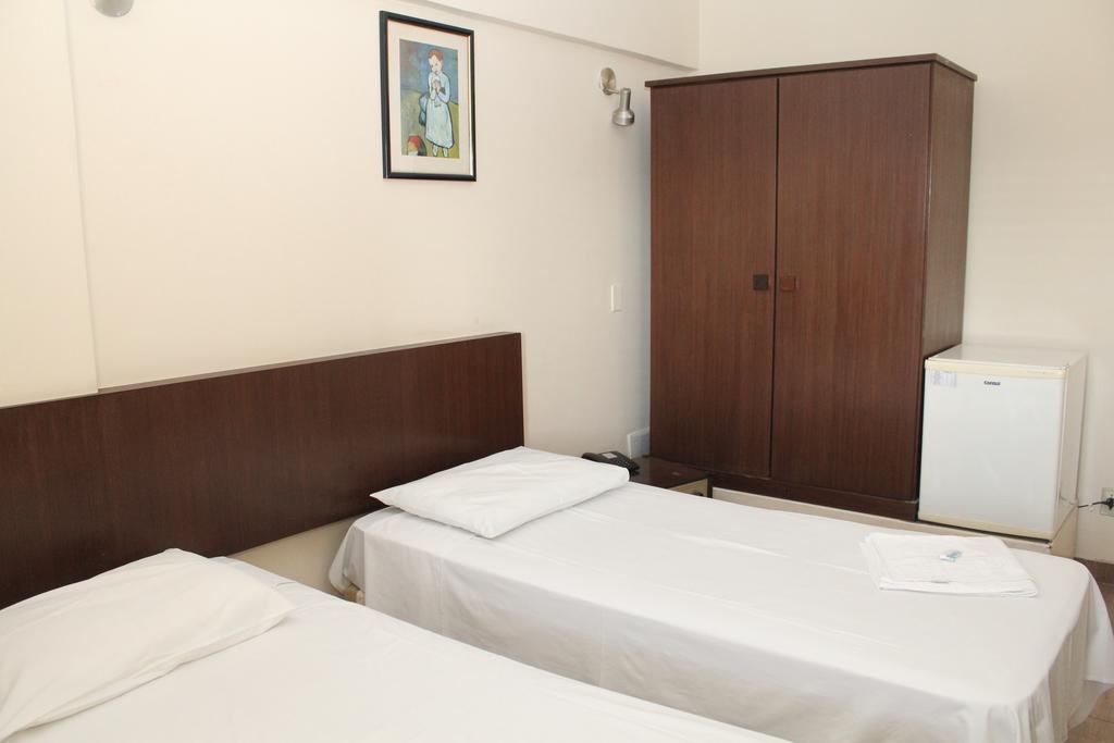 Quarto Standard com Cama de Casal ou 2 de Solteiro