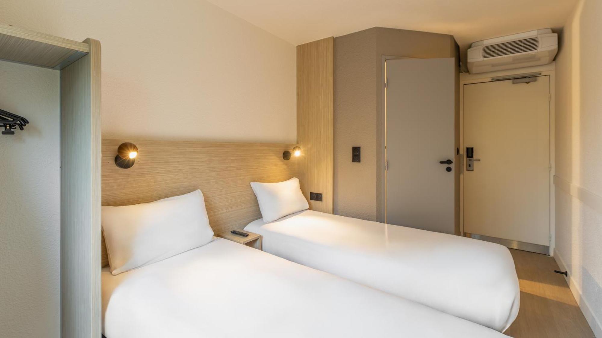 Standaard Kamer - 2 Eenpersoonsbedden