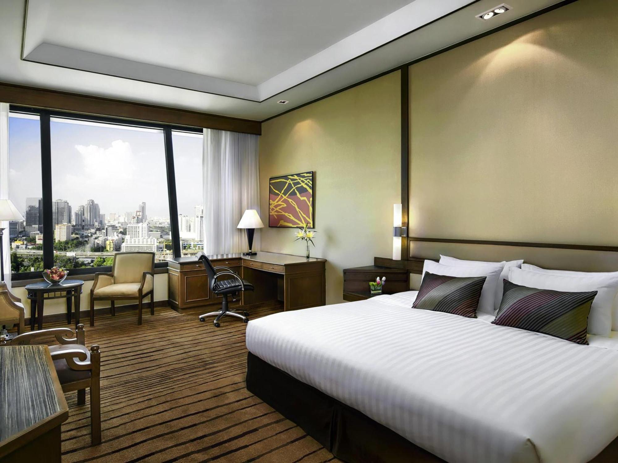 Executive Room with 1 King Bed, Executive Lounge Access - 20% off on Food & Beverages,1716993793:JPEG