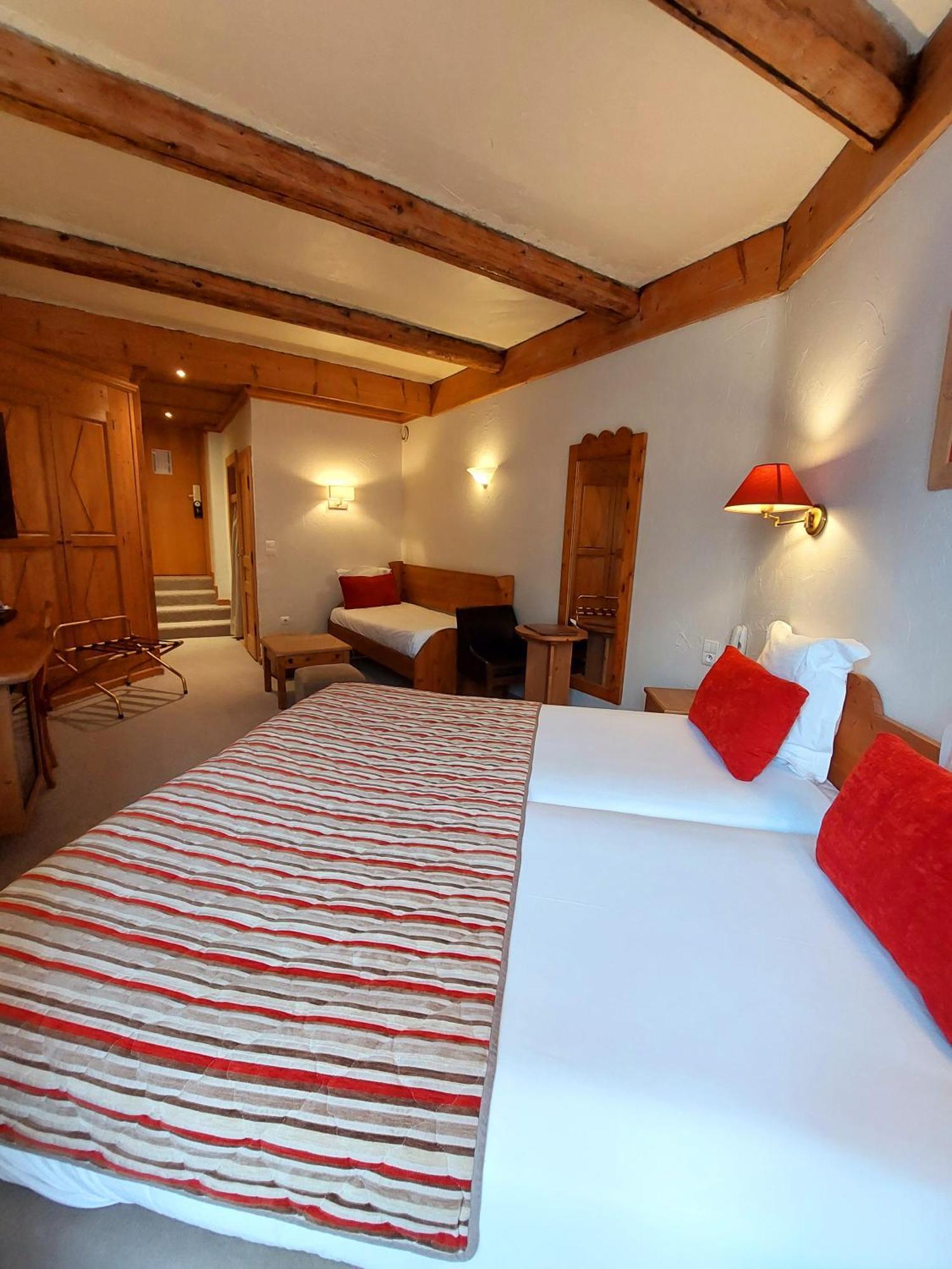 Chambre Triple Standard - Accès Gratuit au Spa