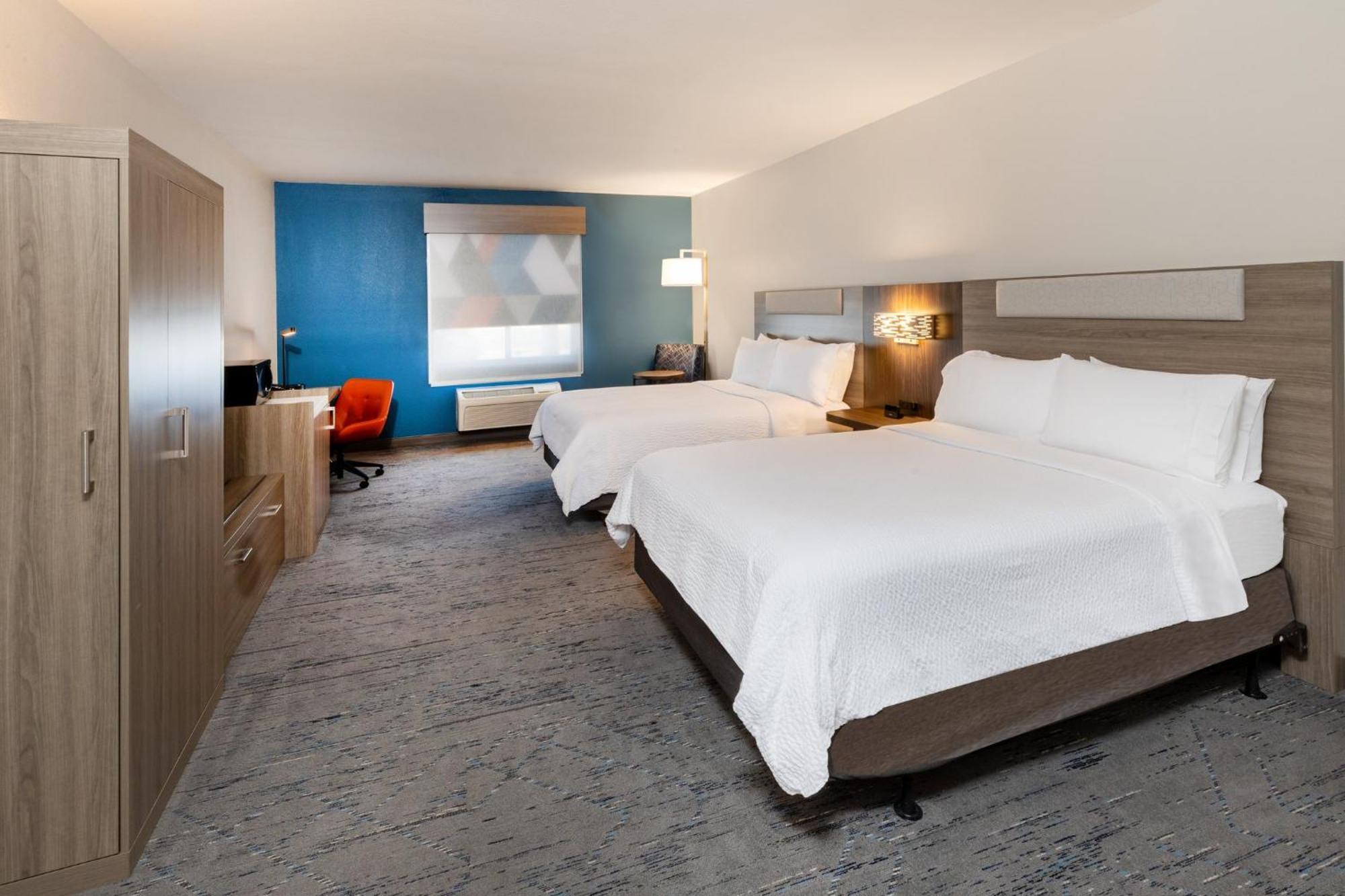 Standard Queen Room with Two Queen Beds