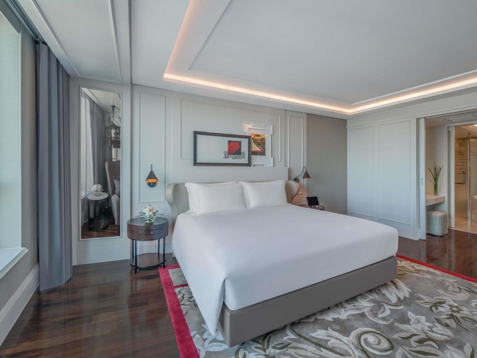 Prestige King Suite with Club Millesime Access