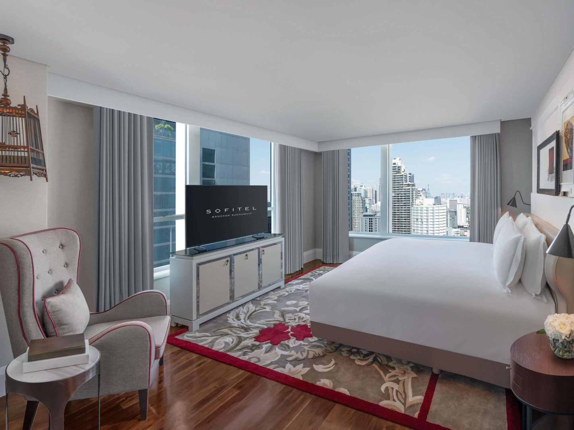 Opera King Suite with Club Access