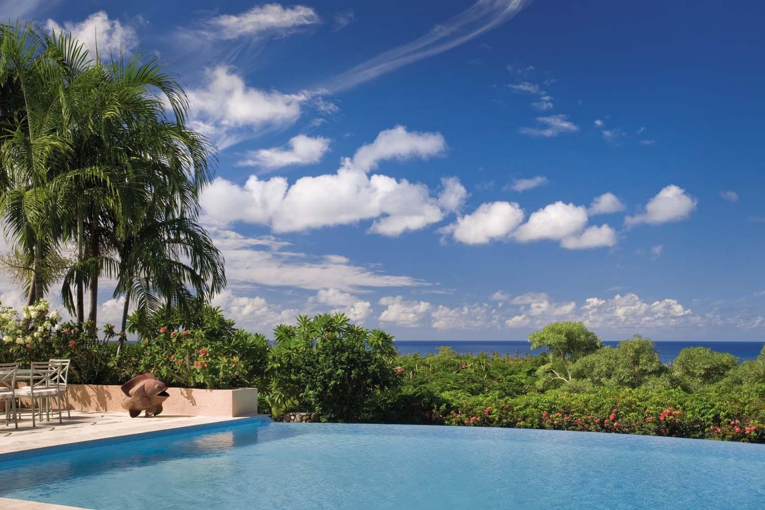 5 Bedroom Sunset Hill Residence with Pool