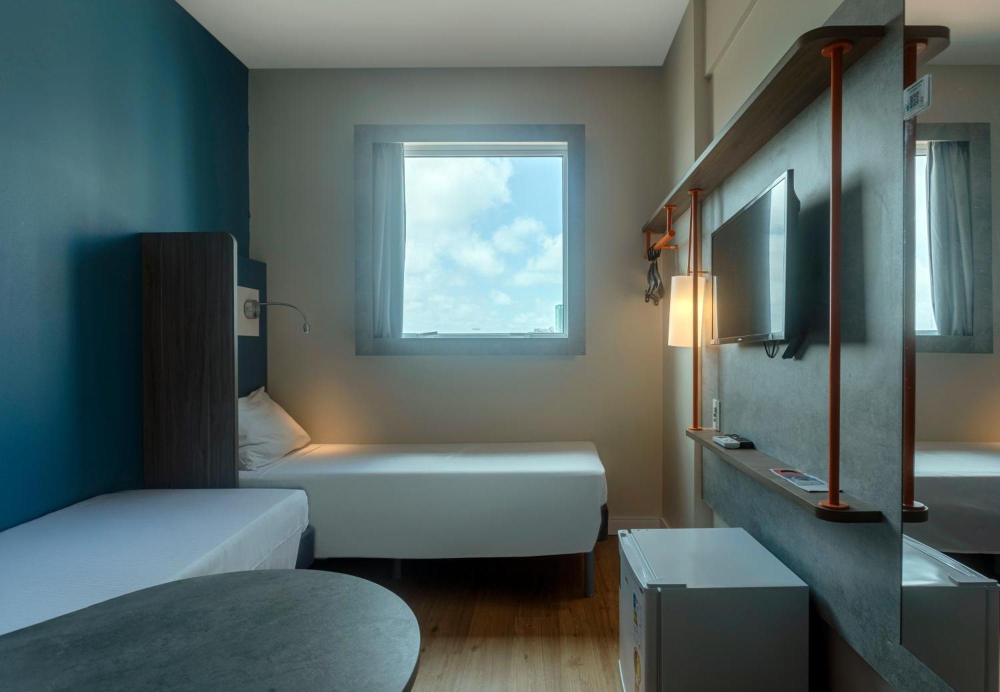 Quarto Executivo com 2 Camas de Solteiro