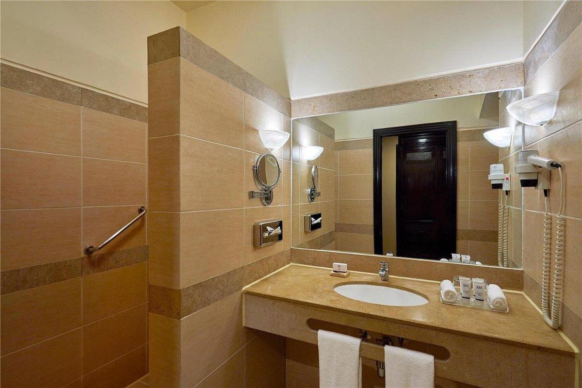 Superior Deluxe Queen or Twin Beds Garden View