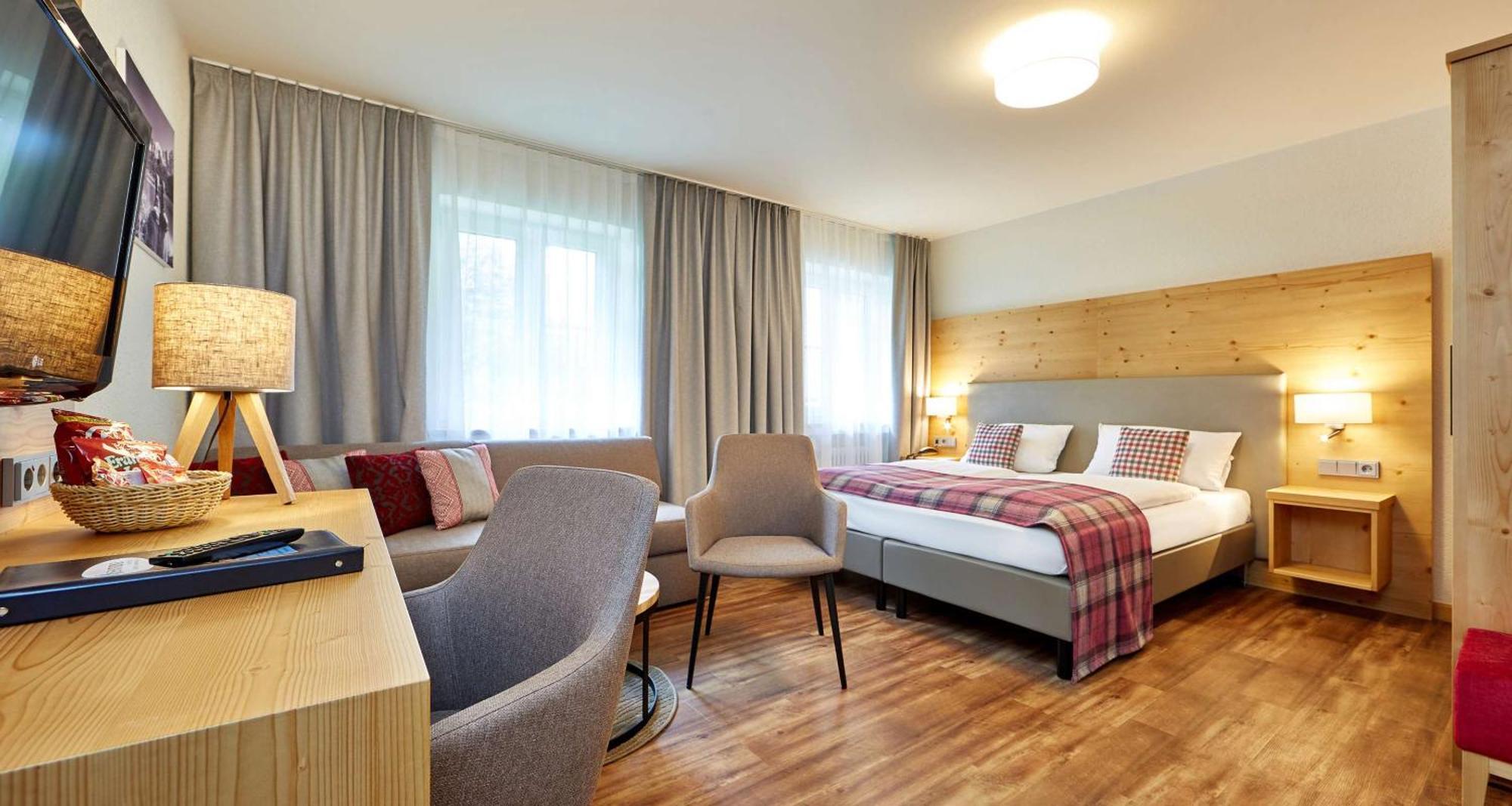 Apartment mit 1 Doppelbett und 2 Einzelbetten – Balkon/separates Gebäude