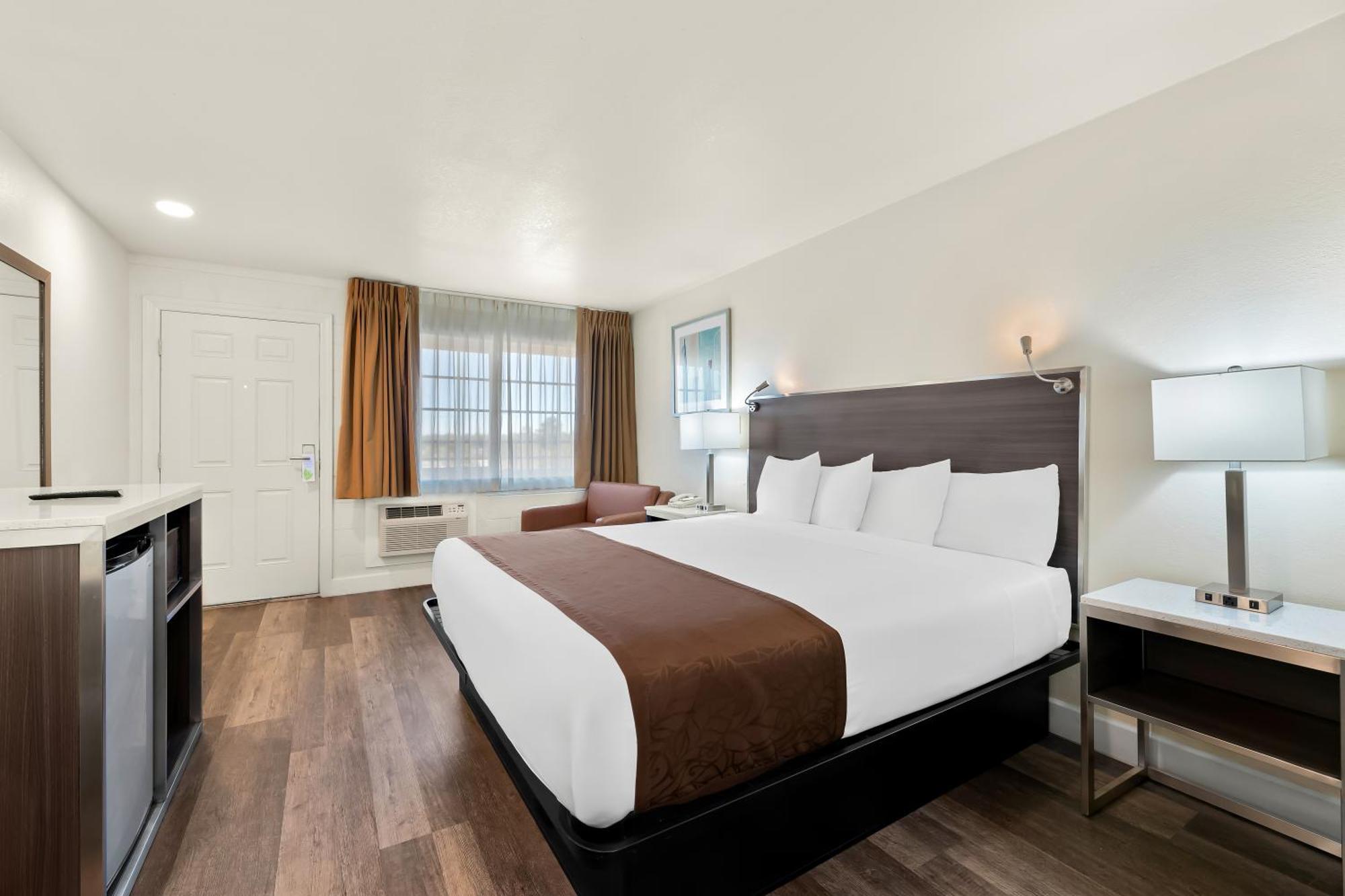 Standard Zimmer mit Kingsize-Bett