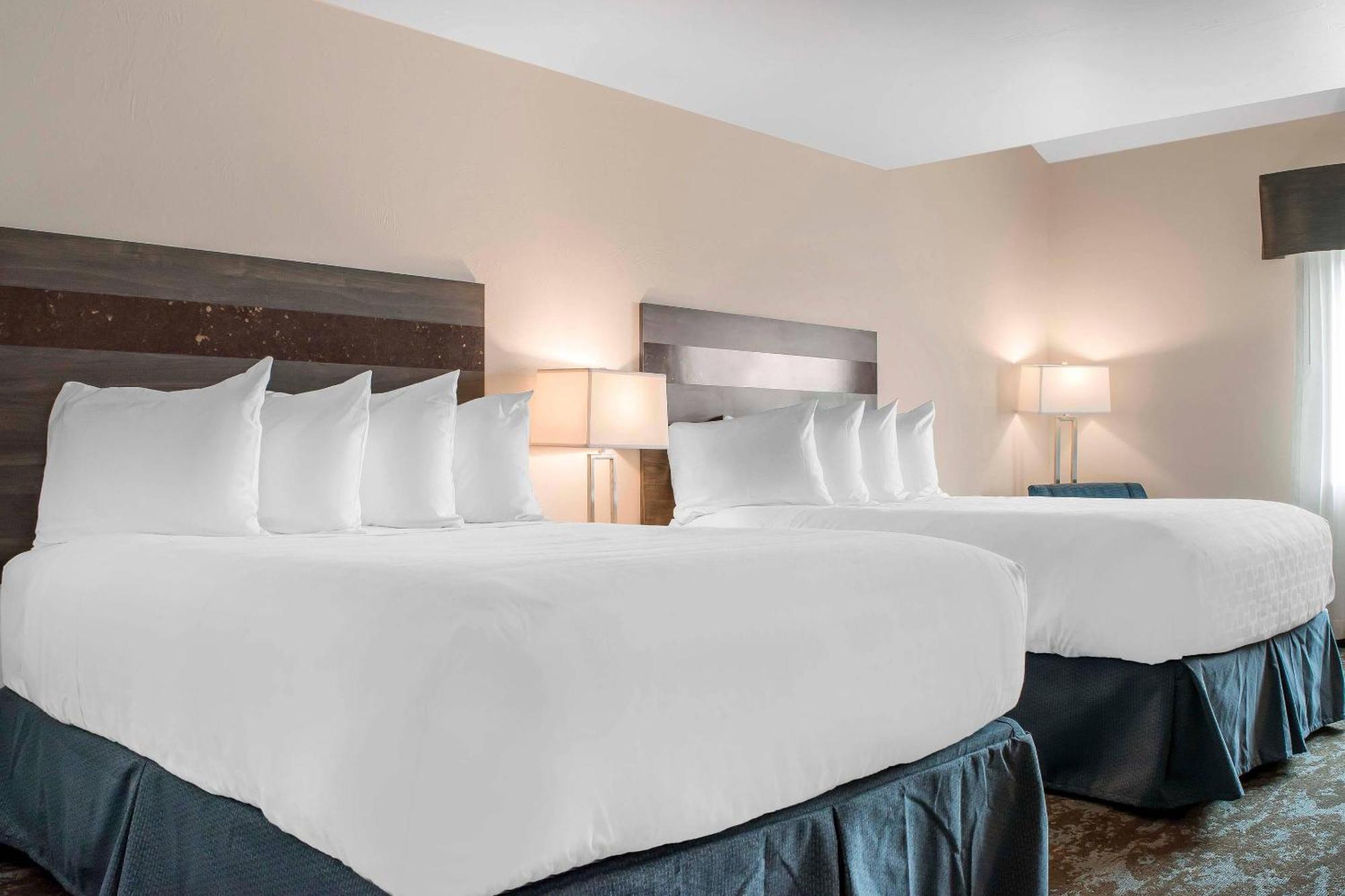 Queen Room with Two Queen Beds - Non-Smoking