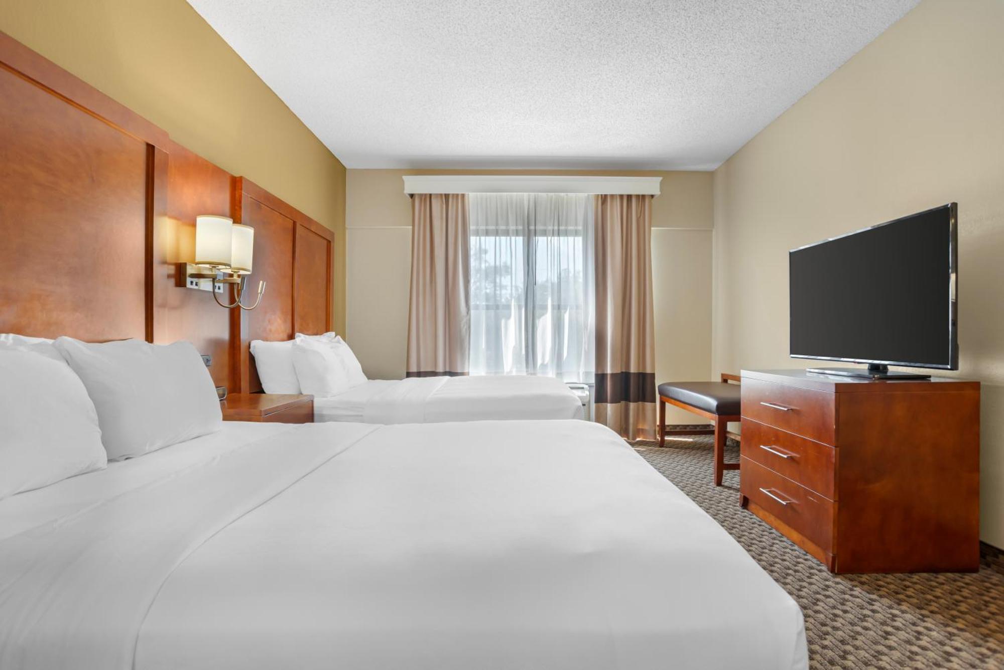 Superior Queen Suite with Two Queen Beds - Non-Smoking