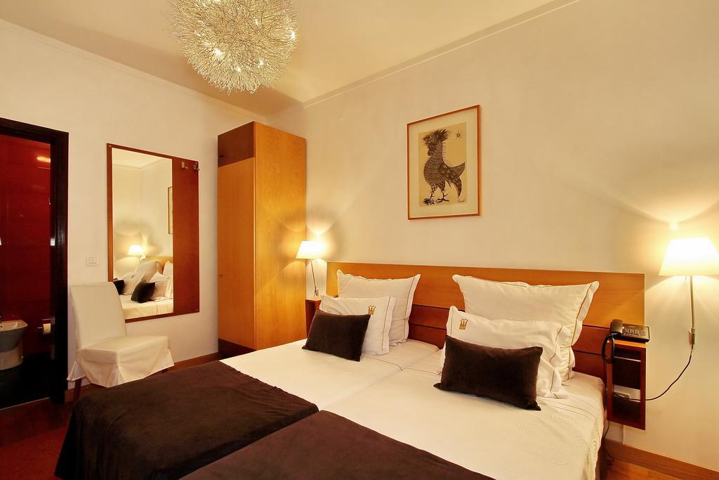 Standard Double or Twin Room,172739562:JPEG