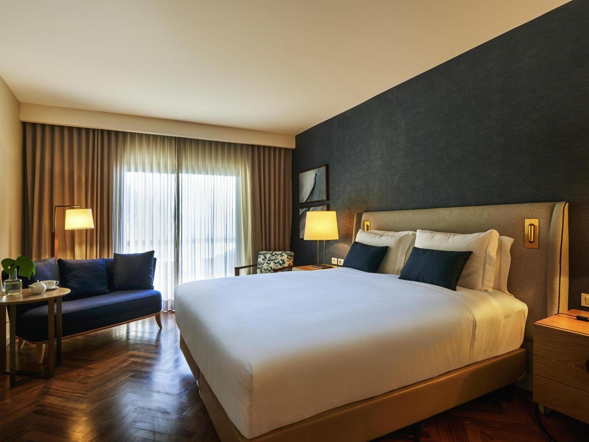 Fairmont Gold King Room with City View,1730008403:JPEG