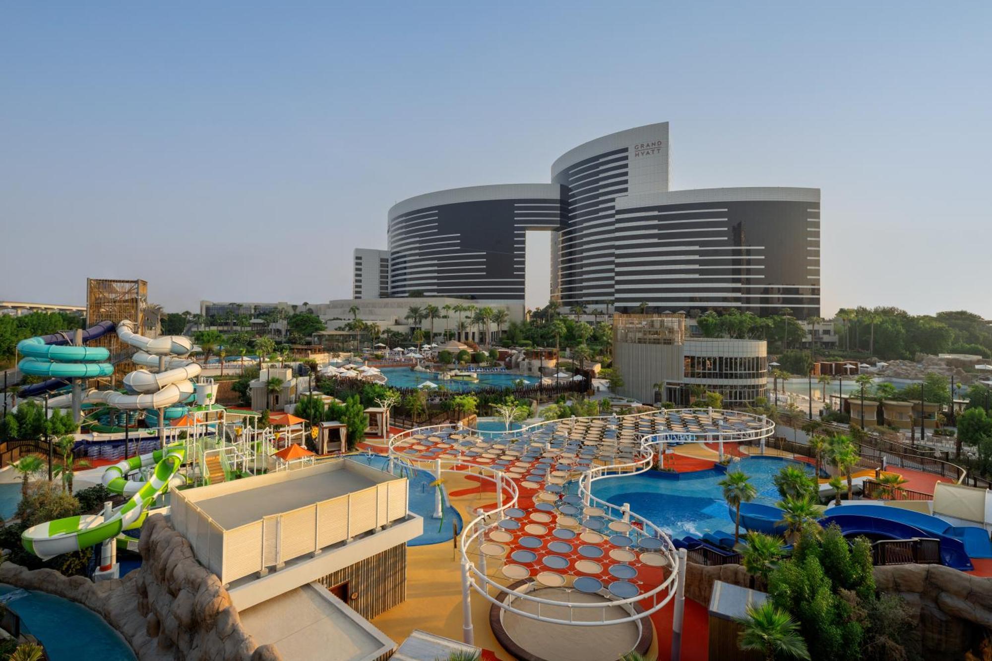 Quarto Superior Experiência de Ano Novo com Jantar de Gala Obrigatório: AED 1 600 por adulto e AED 800 por criança