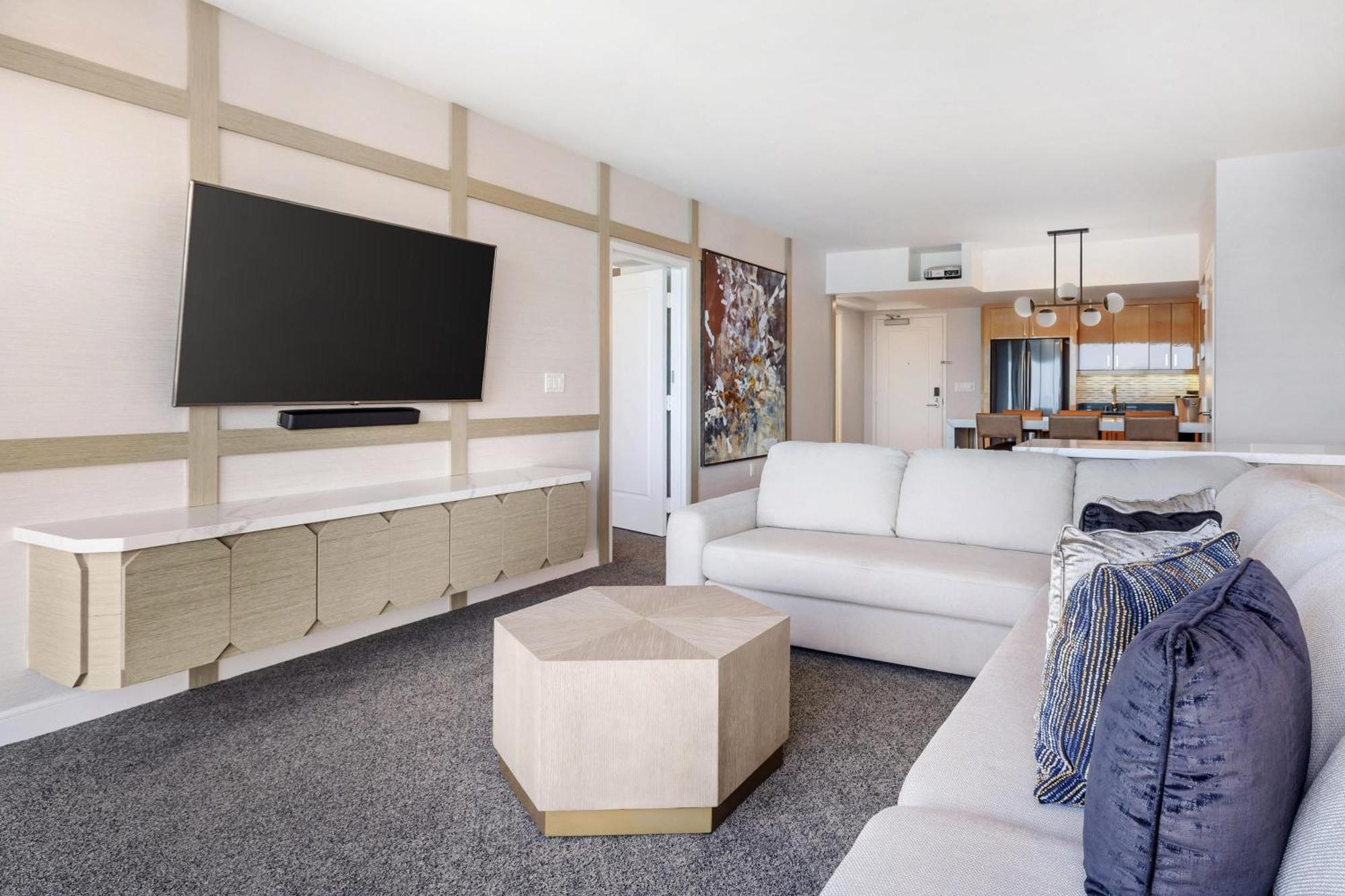 Suite King com 1 Quarto e Sofá-cama