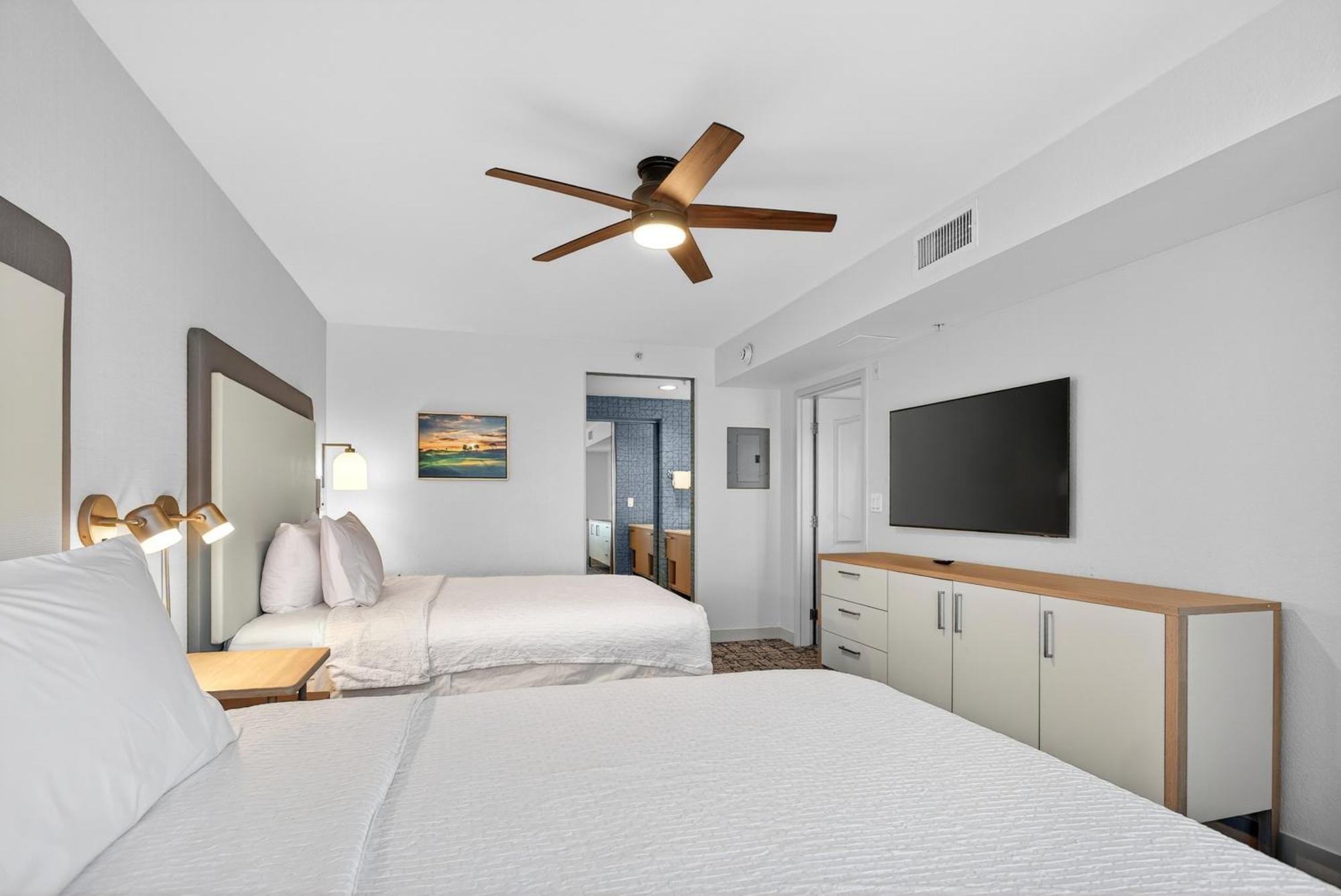 Queen Suite with Two Queen Beds - Mobility Access/Non-Smoking,1730025426:JPEG