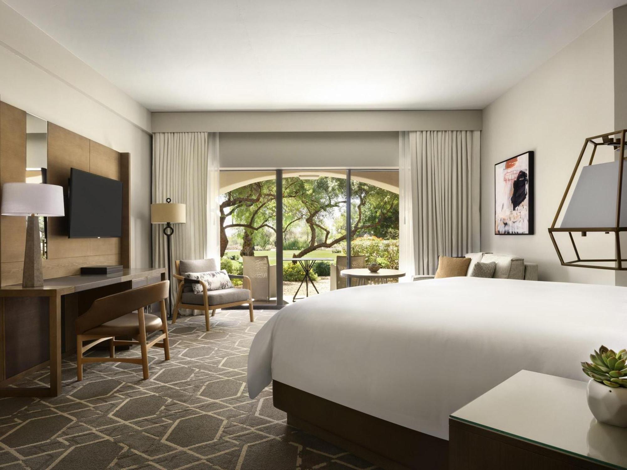 Fairmont King Room with Balcony and Golf View,1730058674:JPEG