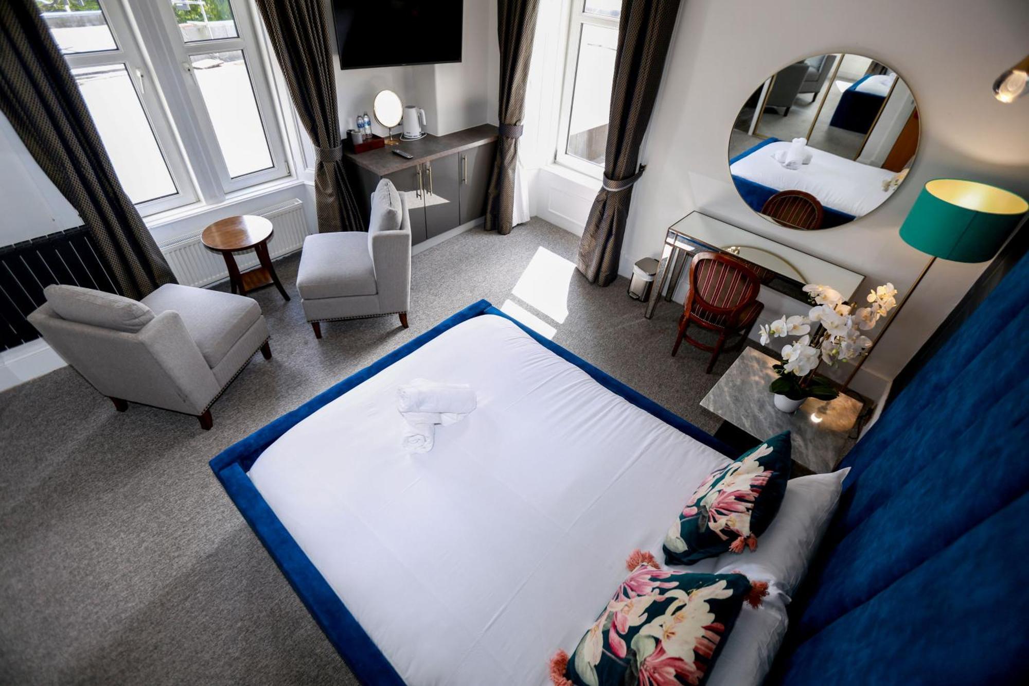 Lovat Signature Room