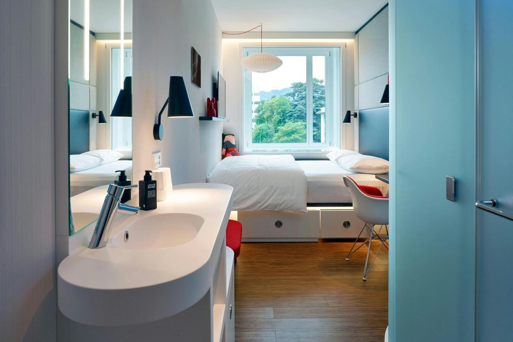 Kamer met Kingsize Bed