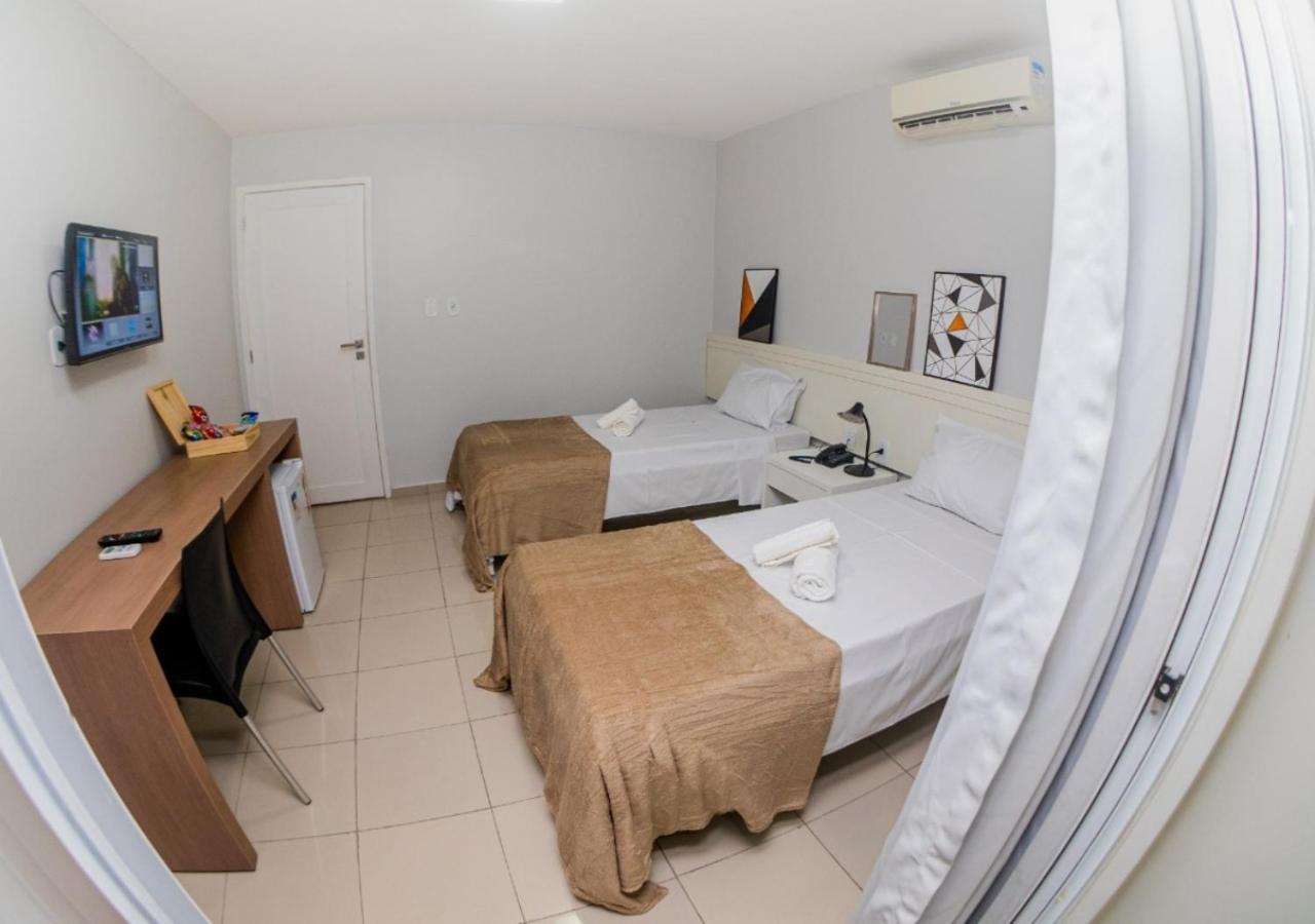 Quarto com 2 Camas de Solteiro e Varanda