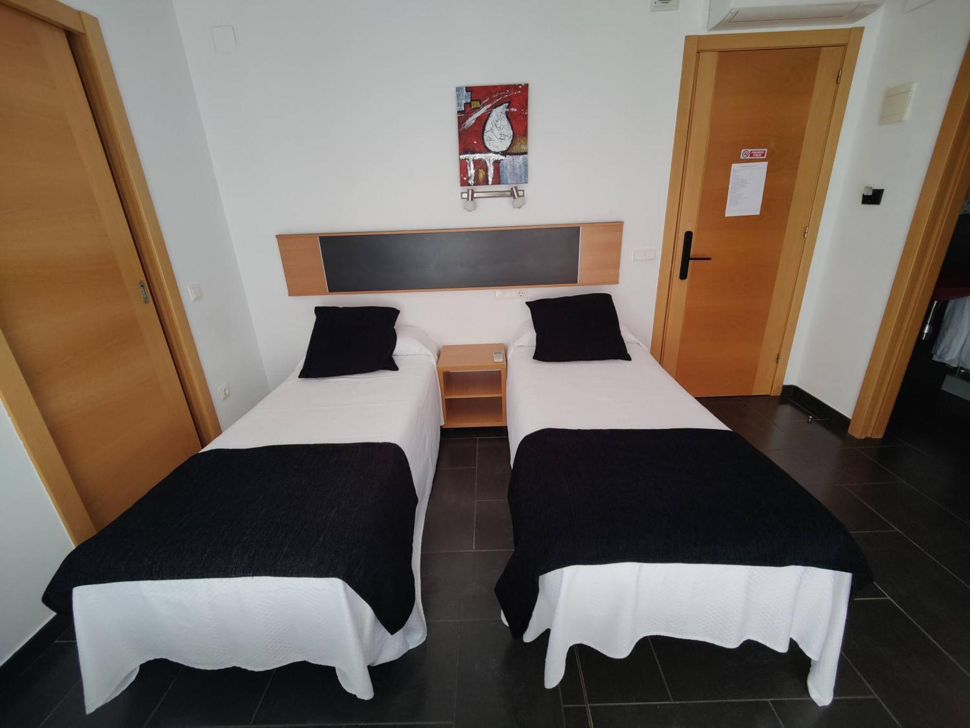 Chambre Lits Jumeaux avec Salle de Bains Privative