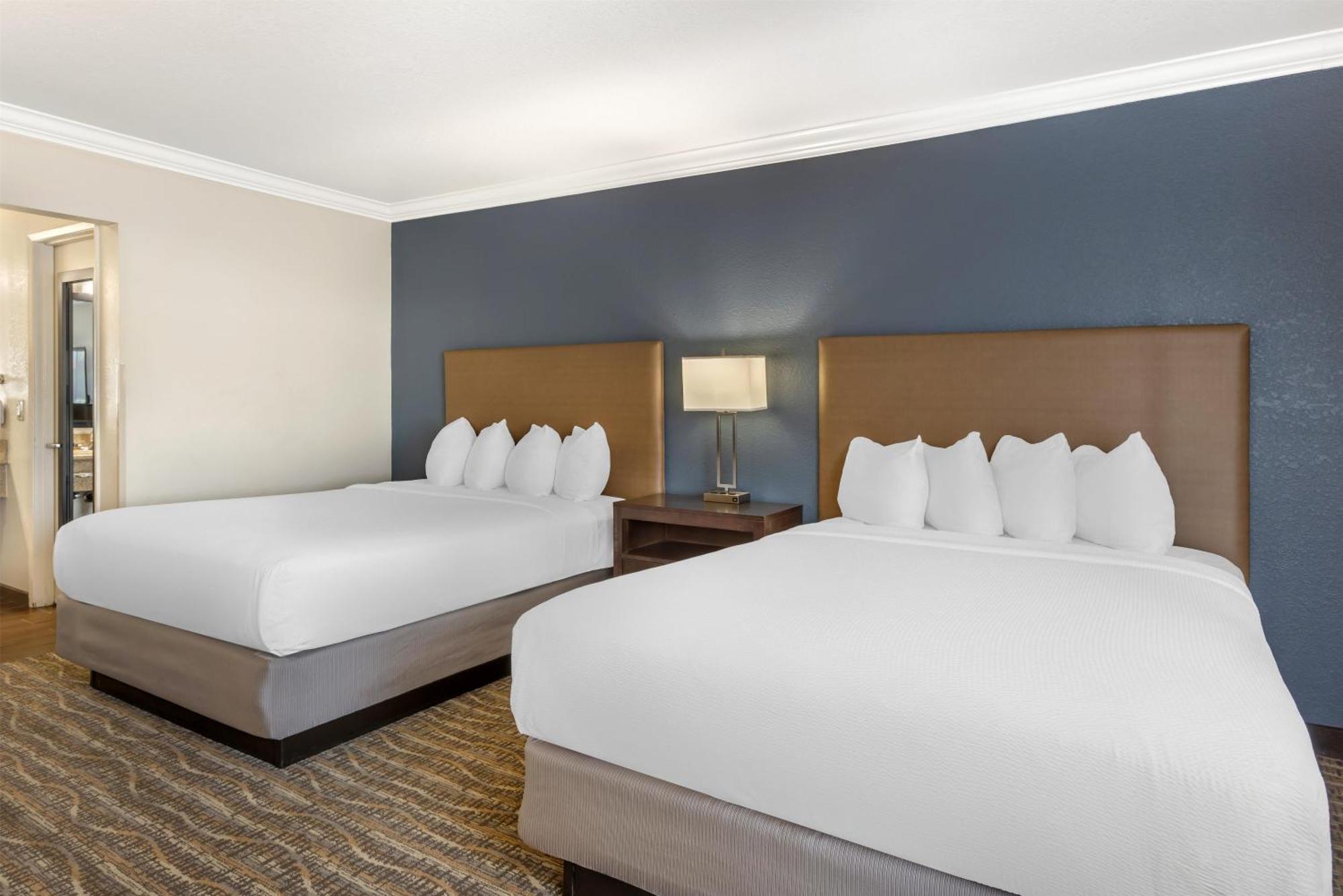 Queen Room with Two Queen Beds - Non-Smoking