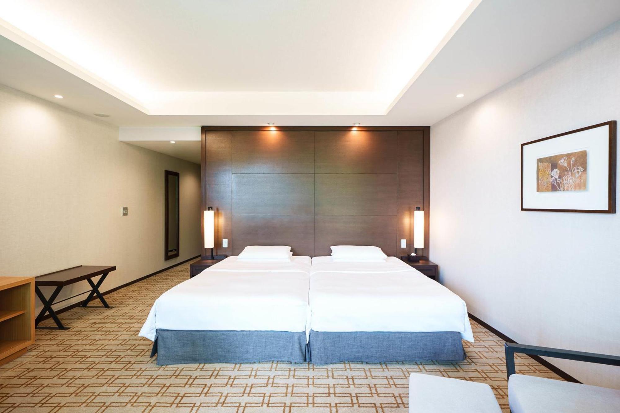 Quarto com 2 Camas de Solteiro