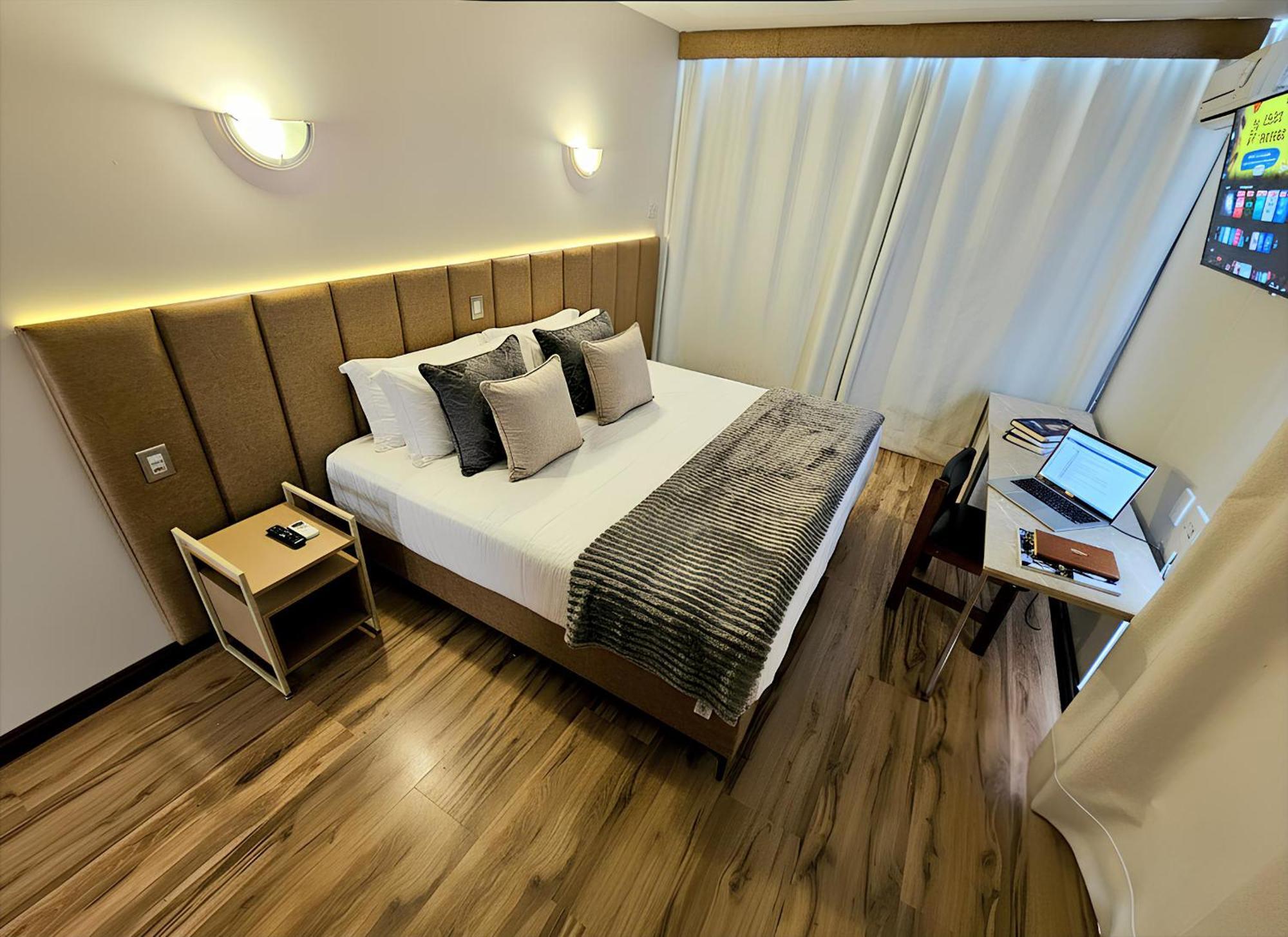 Quarto com Cama King-size