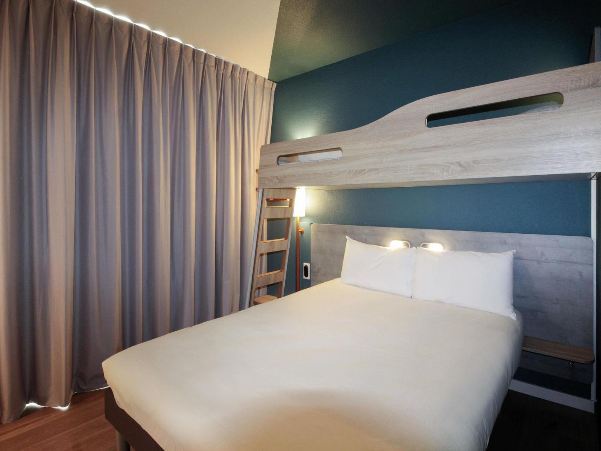 Chambre Triple avec Lit Double et Lit Superposé