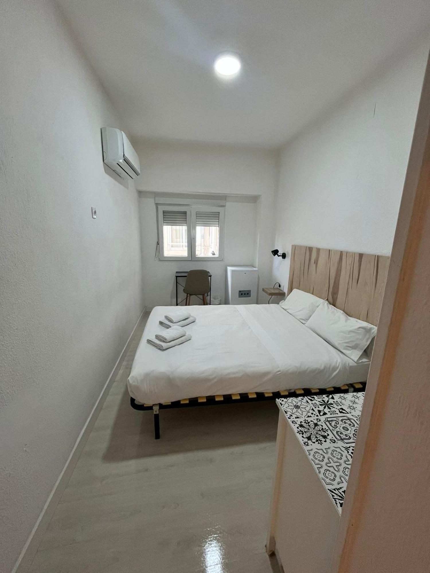 Tweepersoonskamer met Gedeelde Badkamer