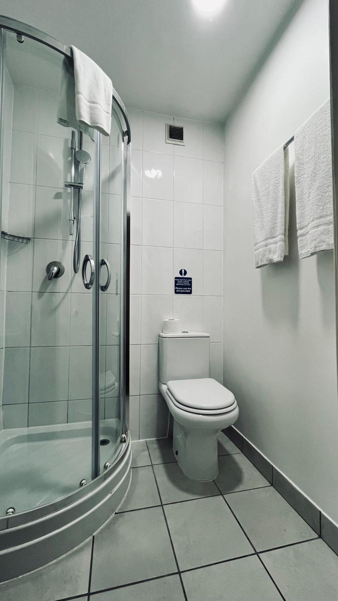 Quarto com 2 Camas de Solteiro