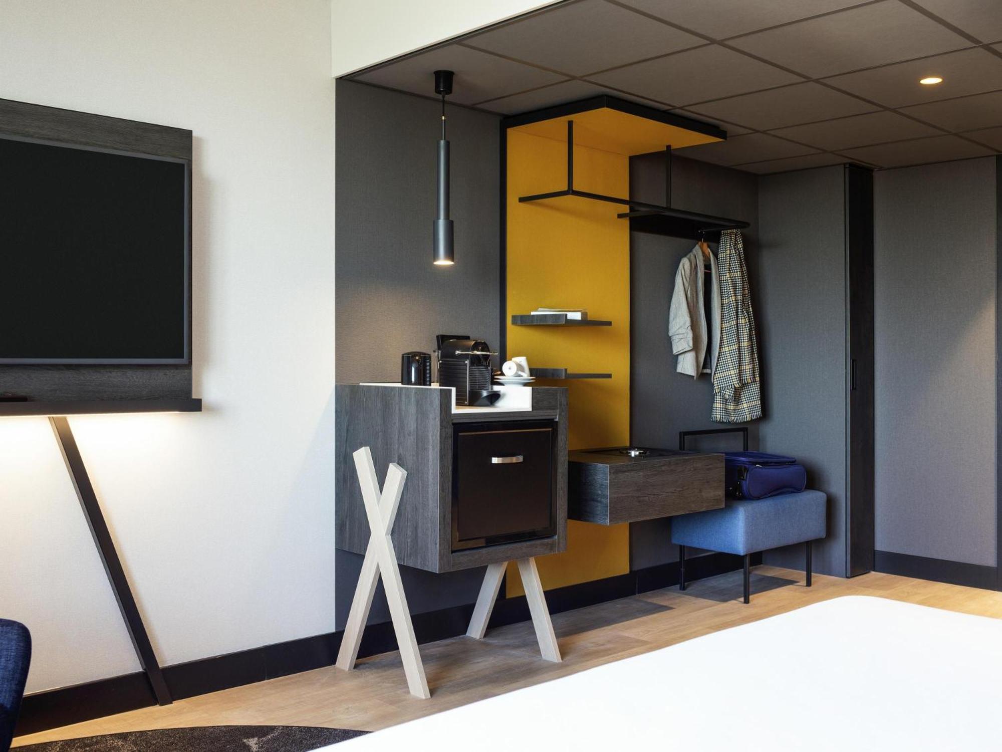Quarto Duplo Privilégio com Sofá-cama de Casal
