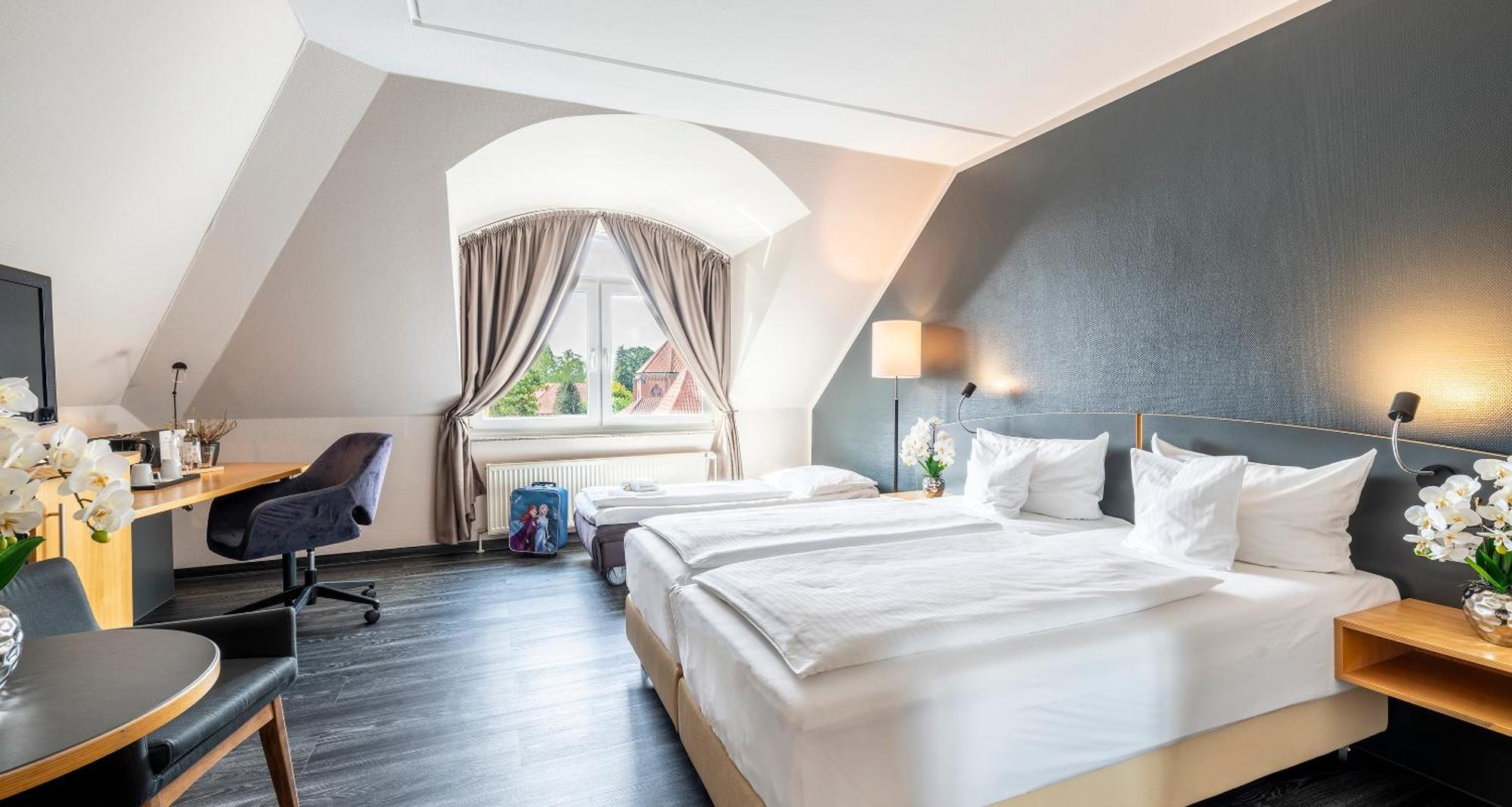 Familienzimmer mit Doppelbett