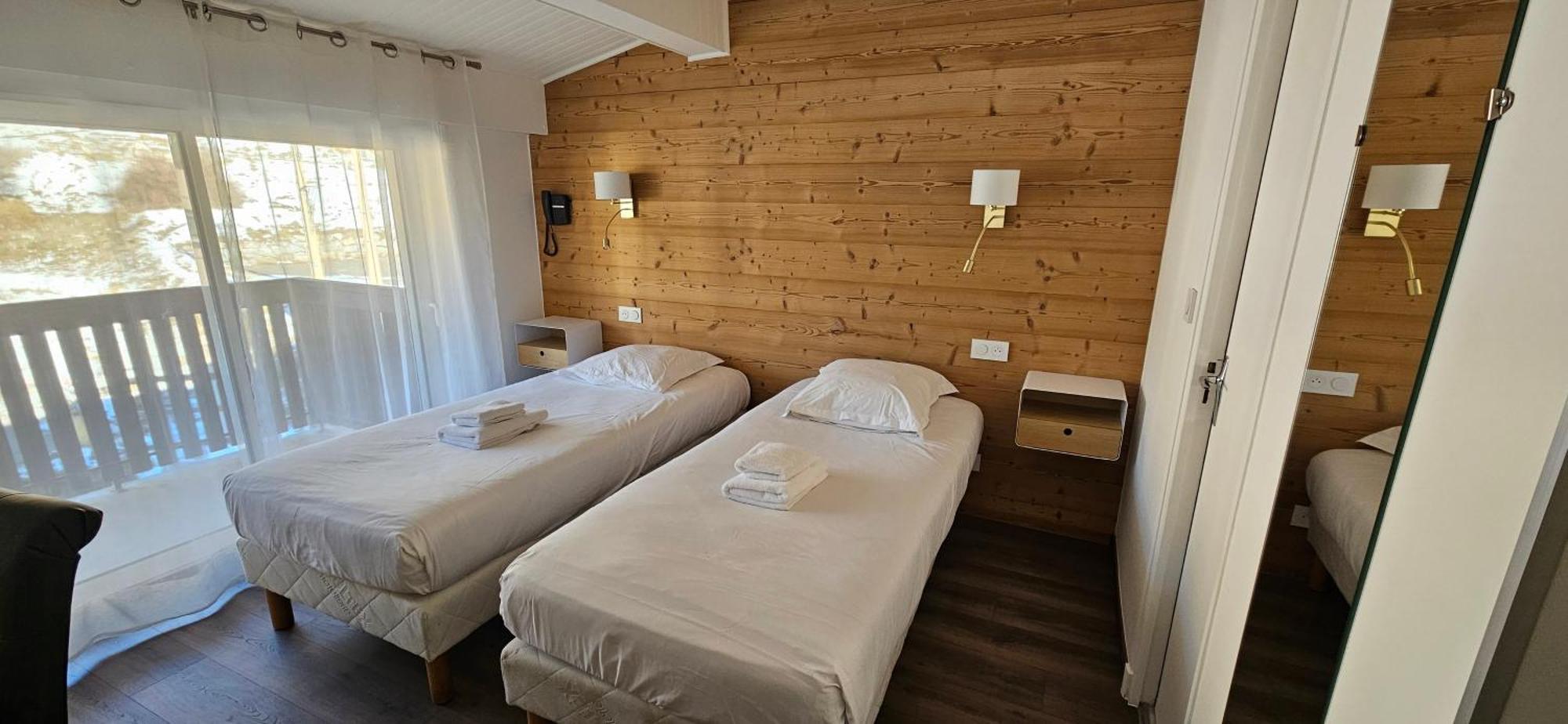 Chambre Lits Jumeaux Standard avec Vue sur la Rue