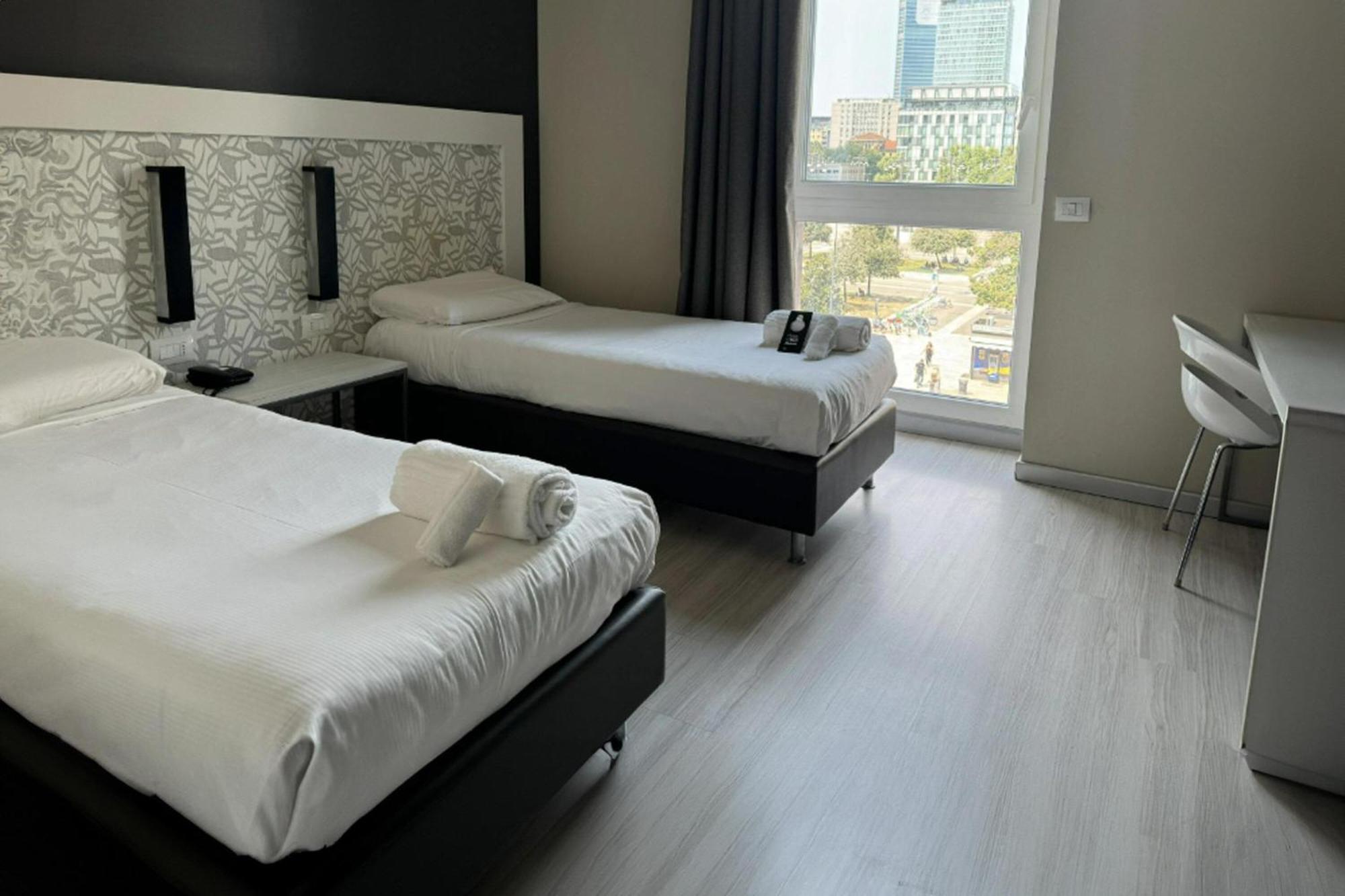 Twin Room,1742610592:JPEG