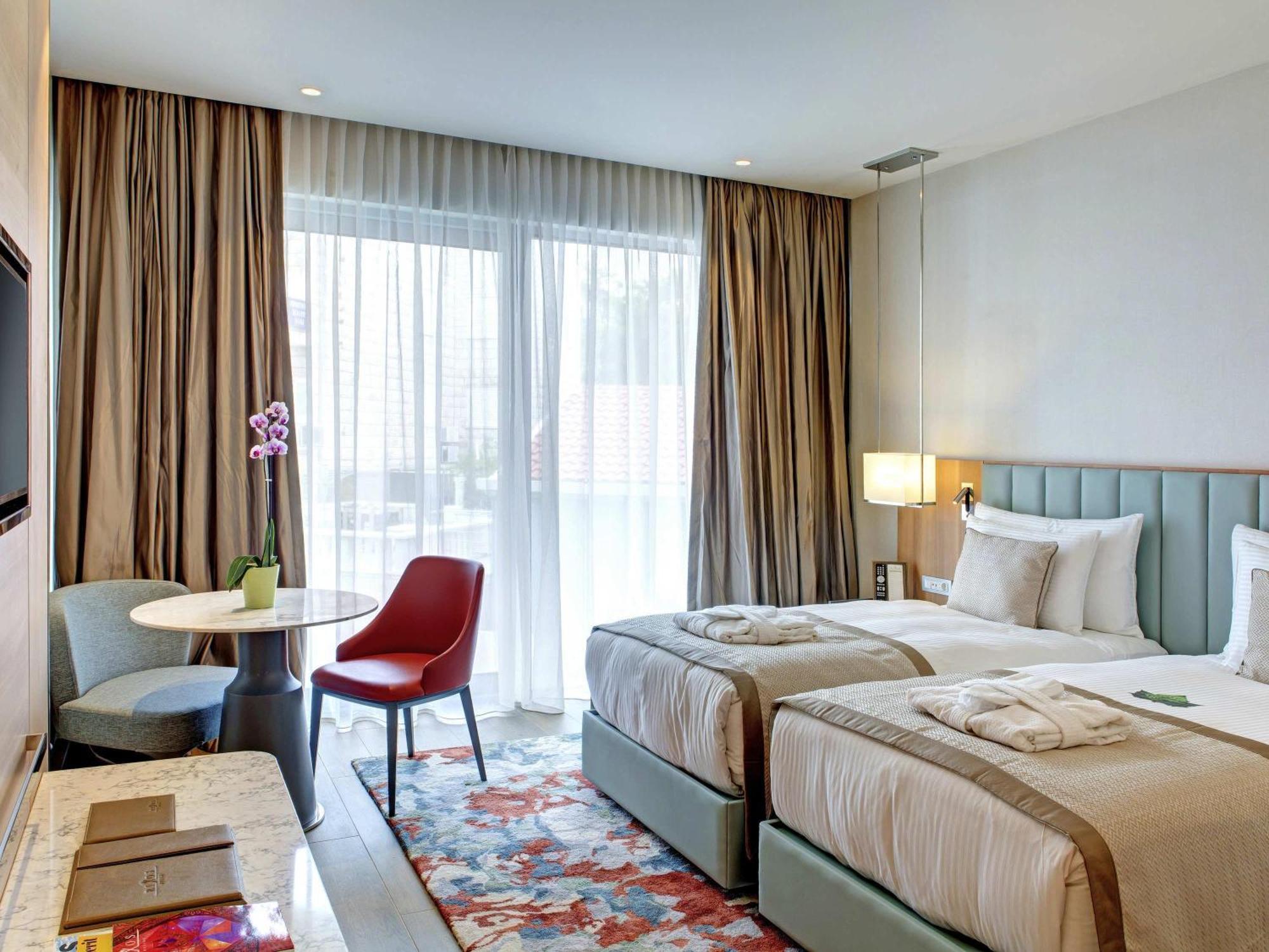 Standard Double Room with Park View