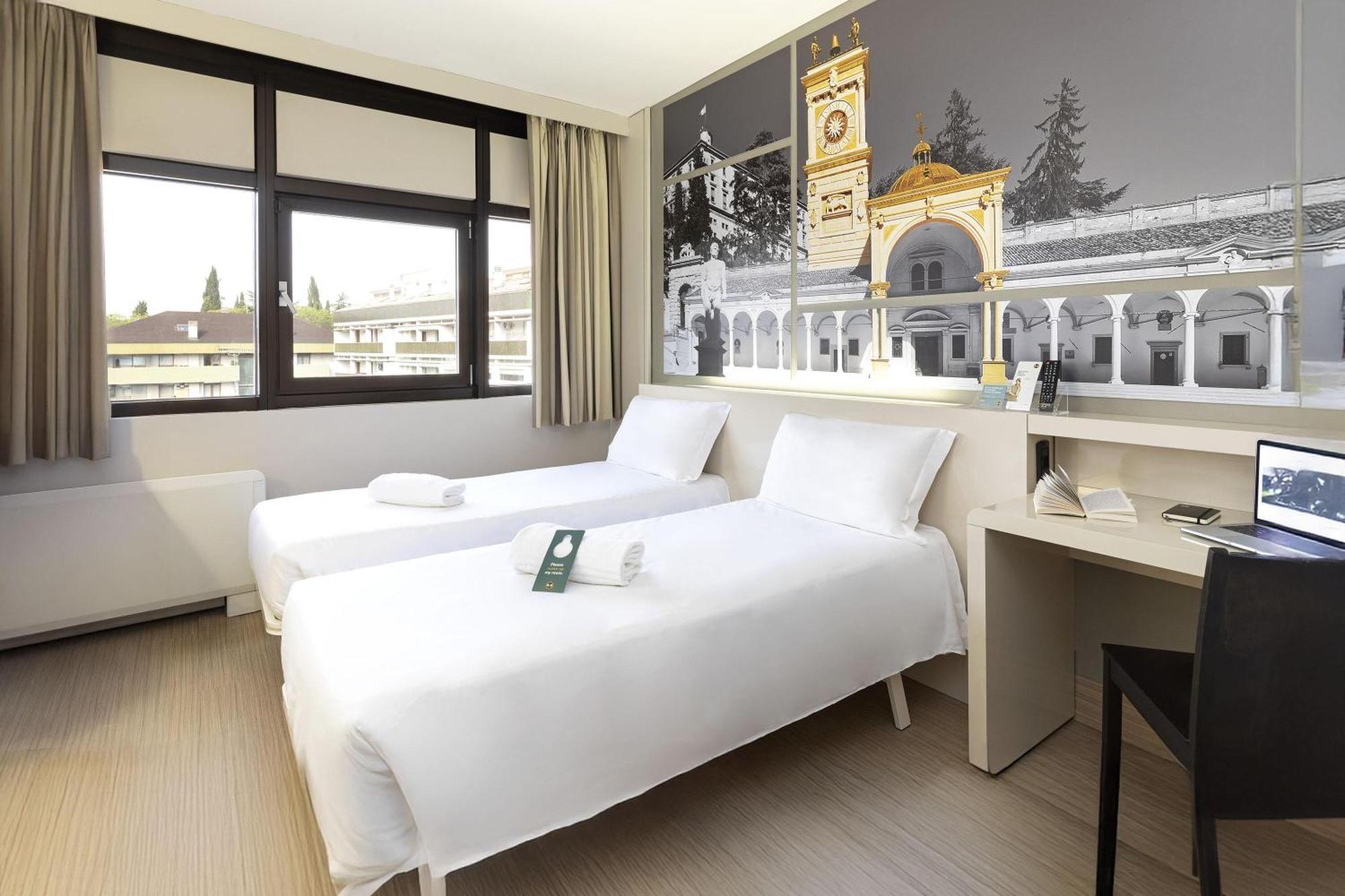Camera Doppia con Letti Singoli