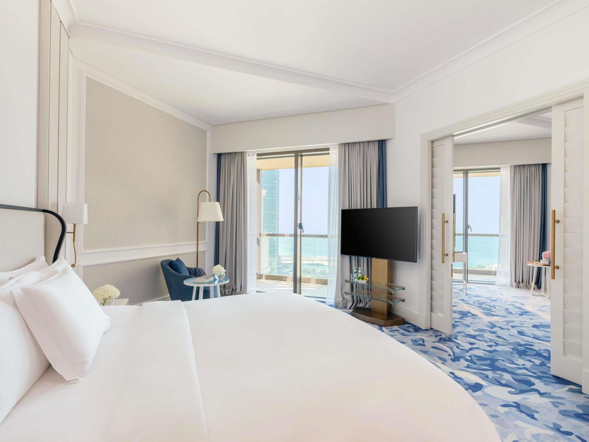 Prestige King Suite with Partial Sea View - Club Access,1742644865:JPEG
