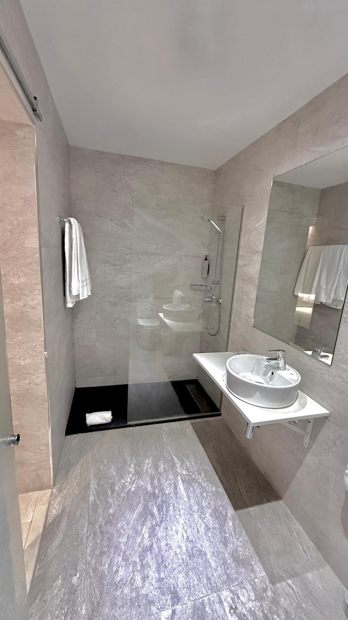 Standard Double Room with two extra beds,1742648631:JPEG