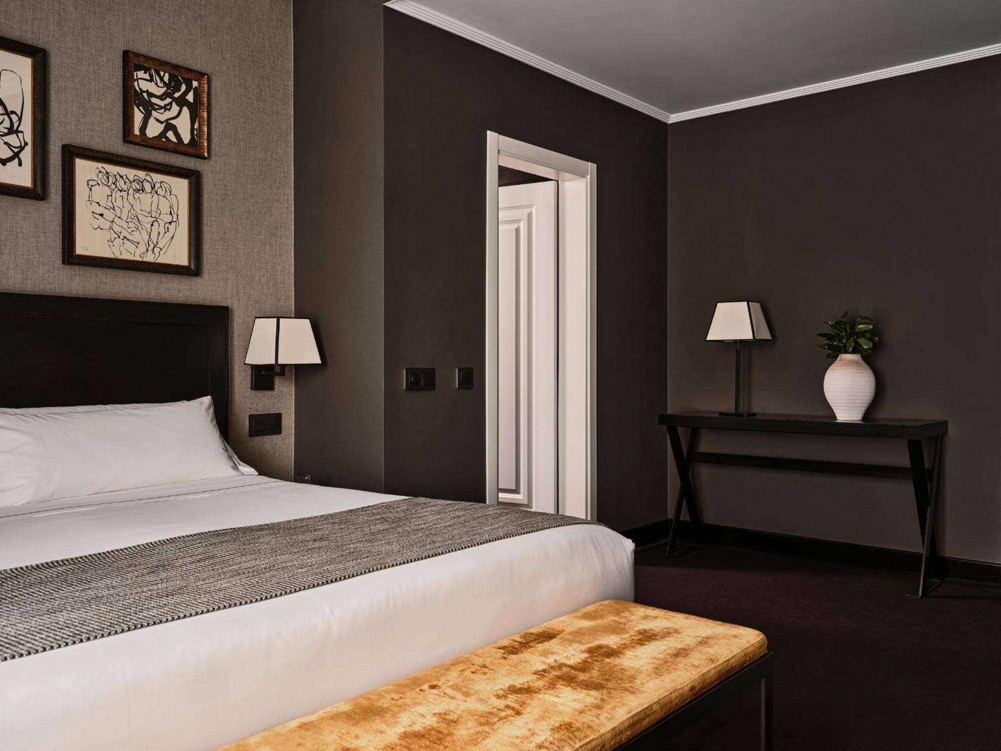 Suite with City View